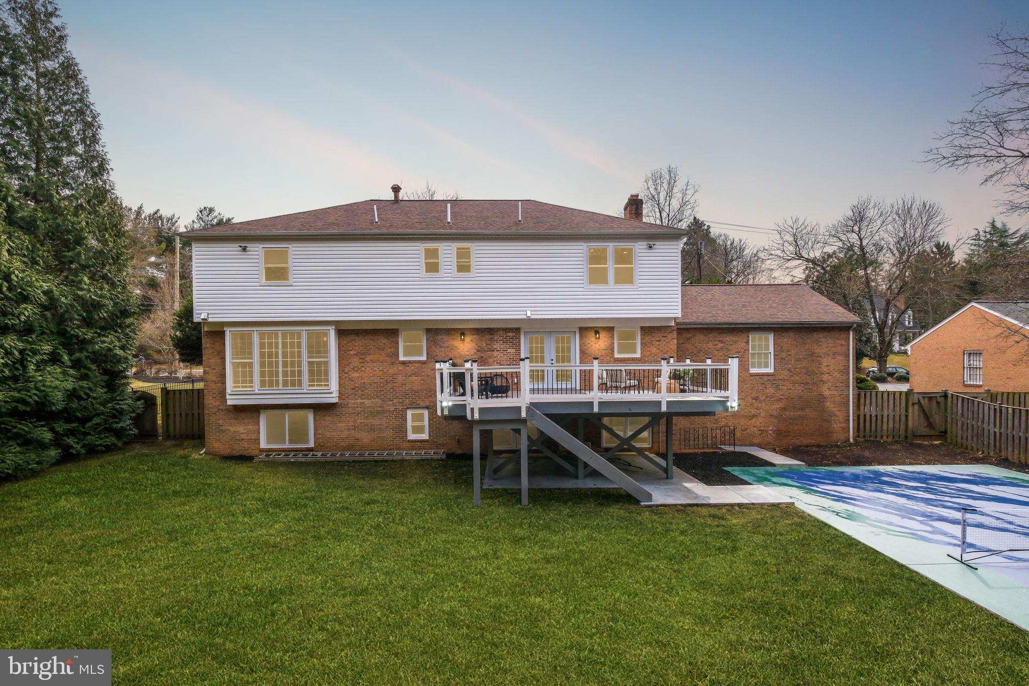 LUXMANOR - Residential Lease