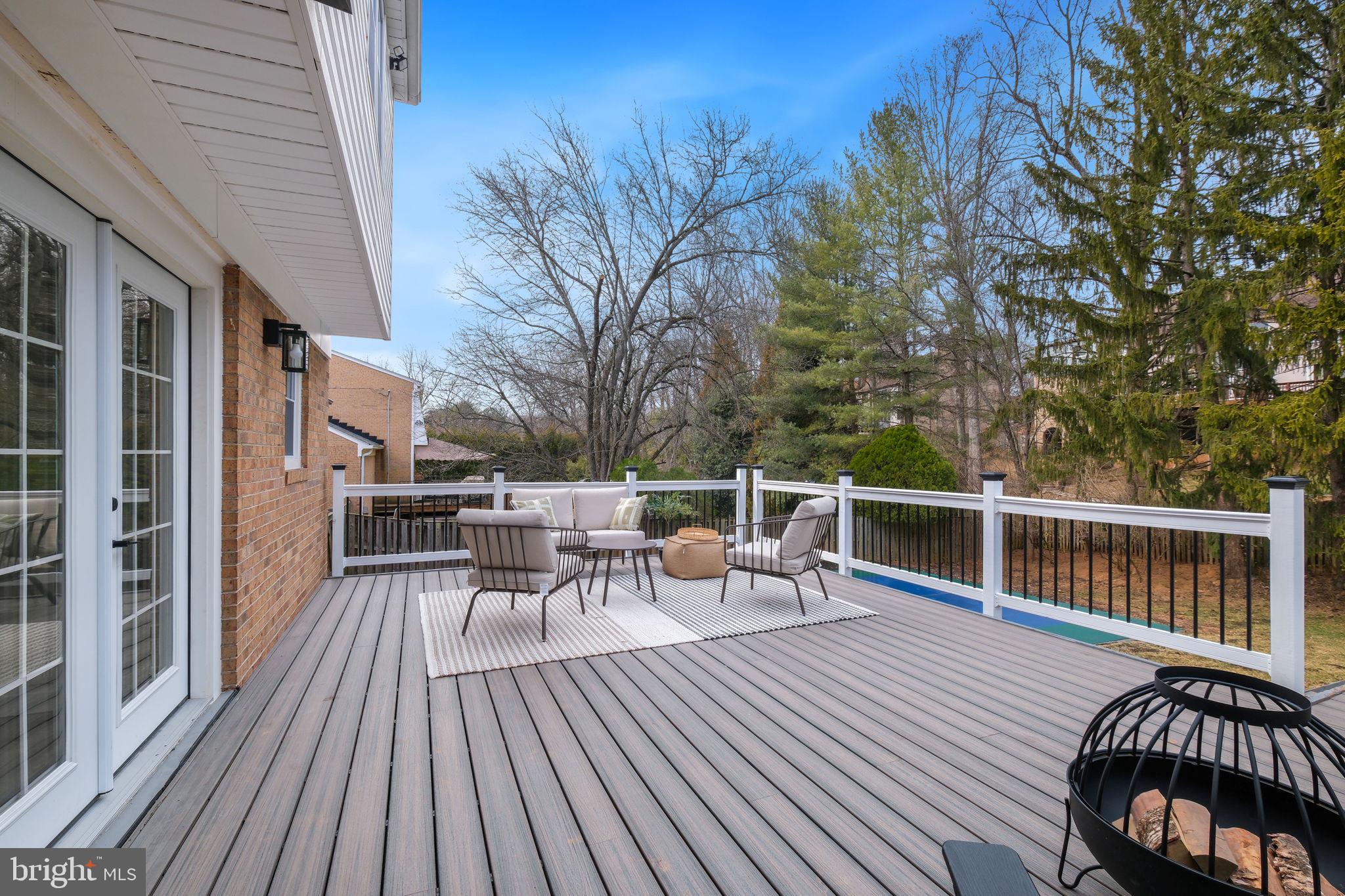 LUXMANOR - Residential Lease