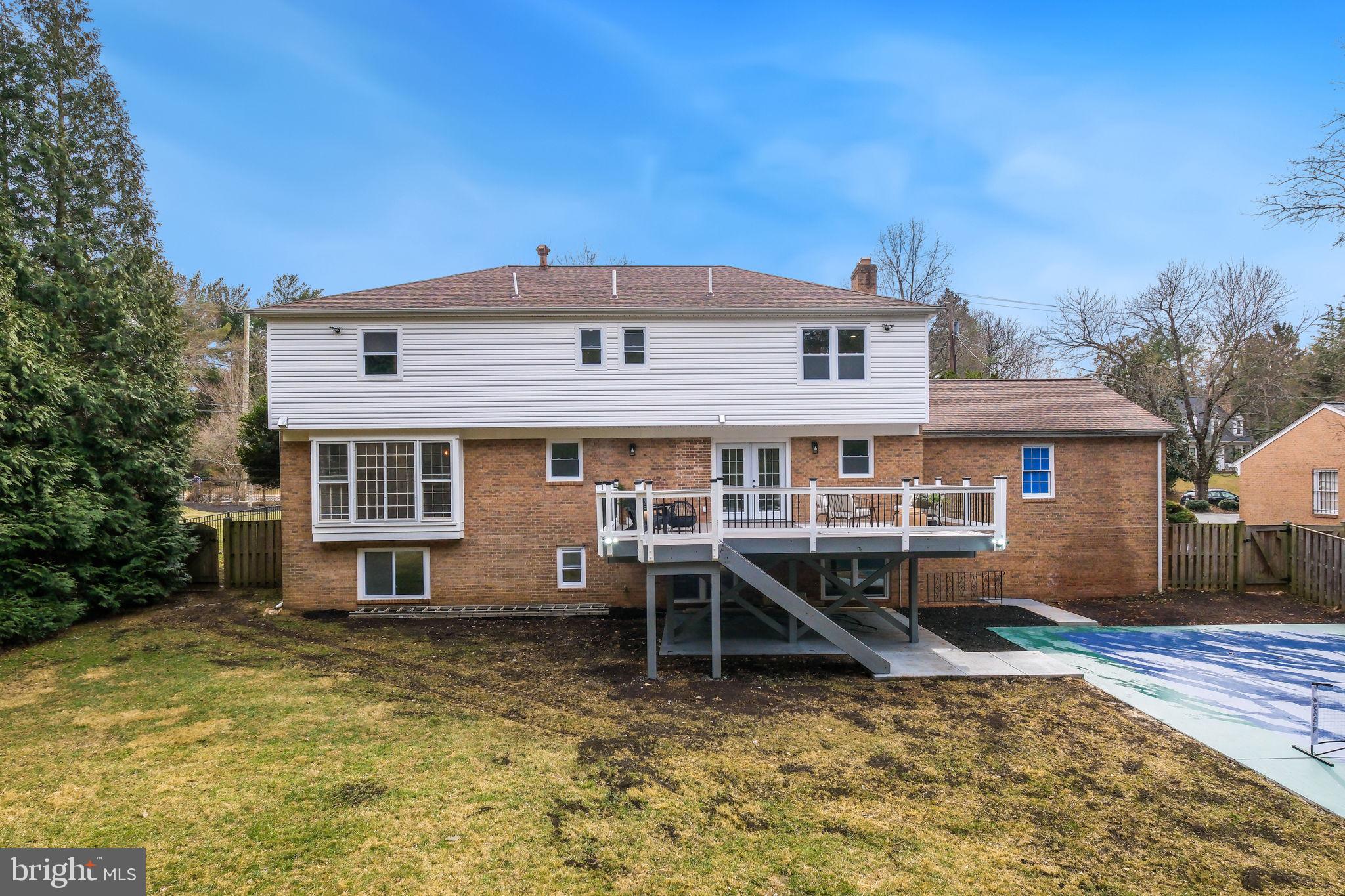 LUXMANOR - Residential Lease