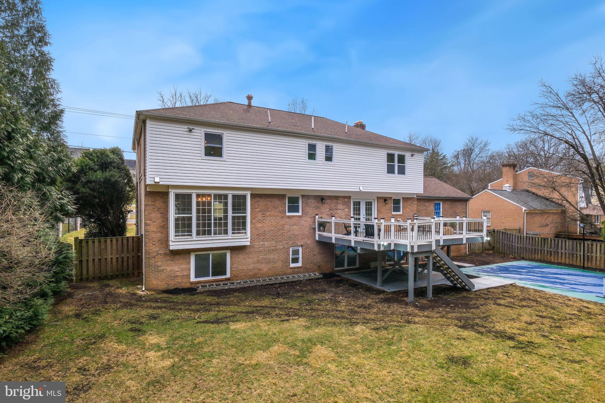 LUXMANOR - Residential Lease
