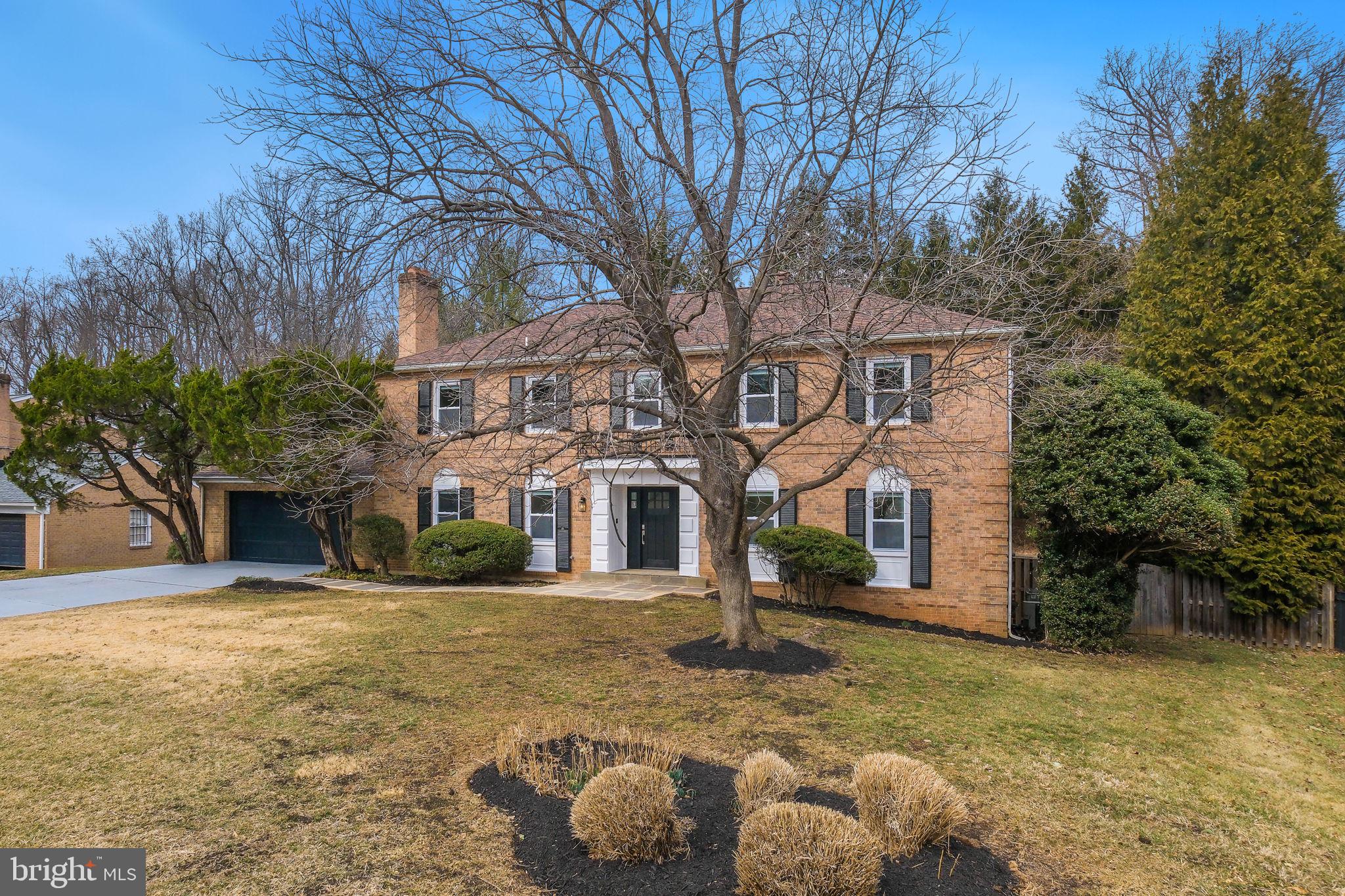 LUXMANOR - Residential Lease