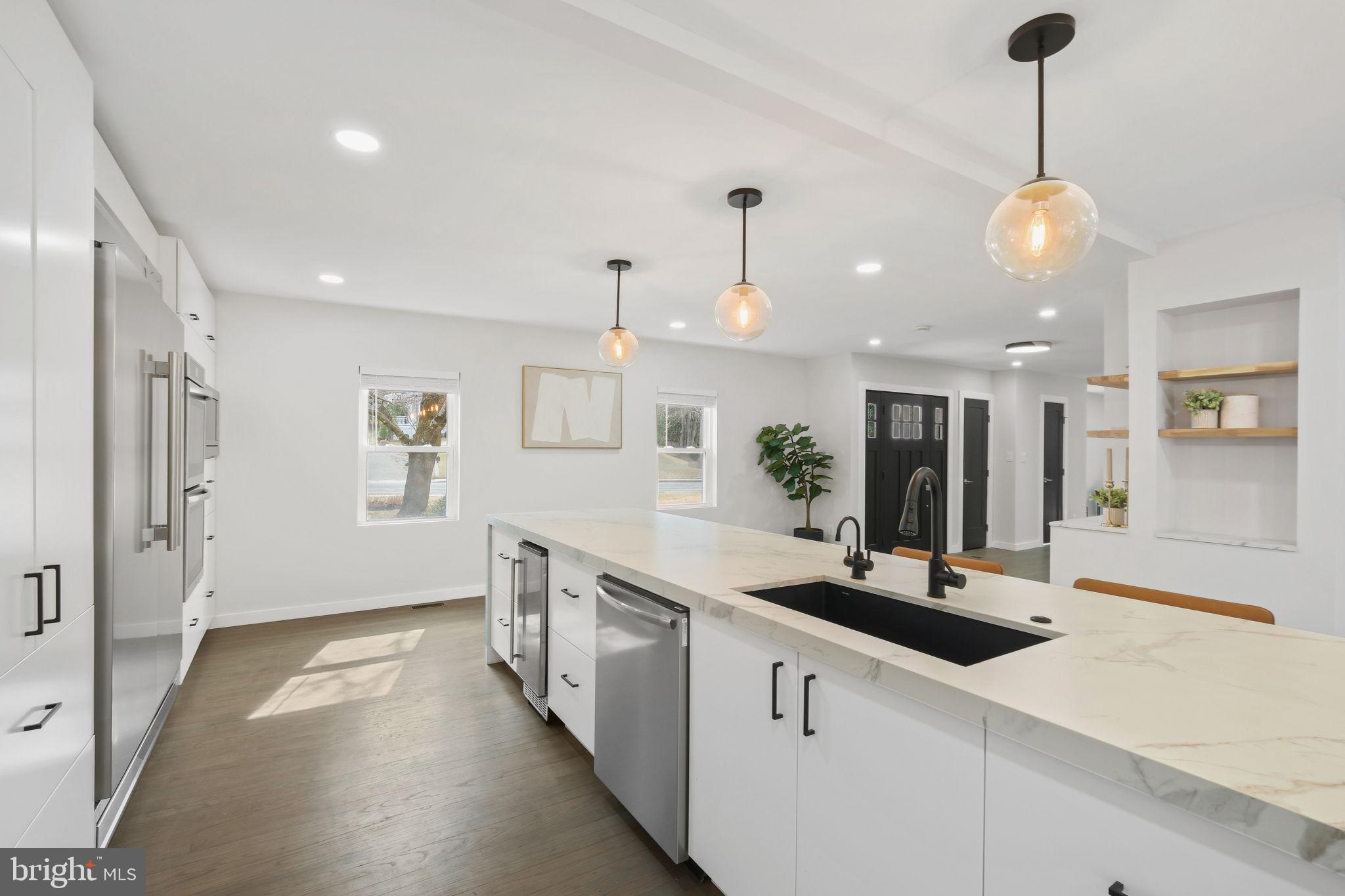 LUXMANOR - Residential Lease