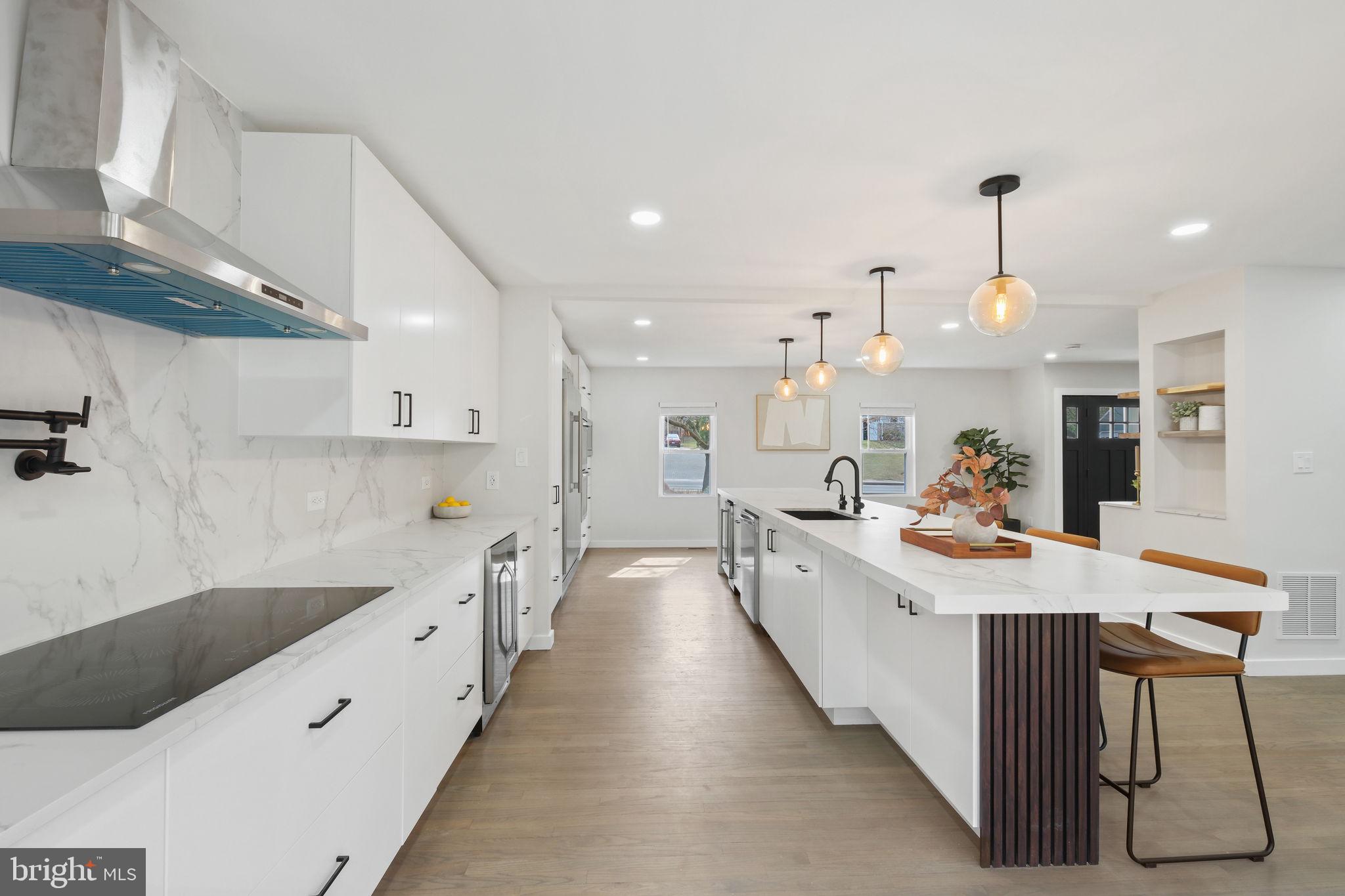 LUXMANOR - Residential Lease