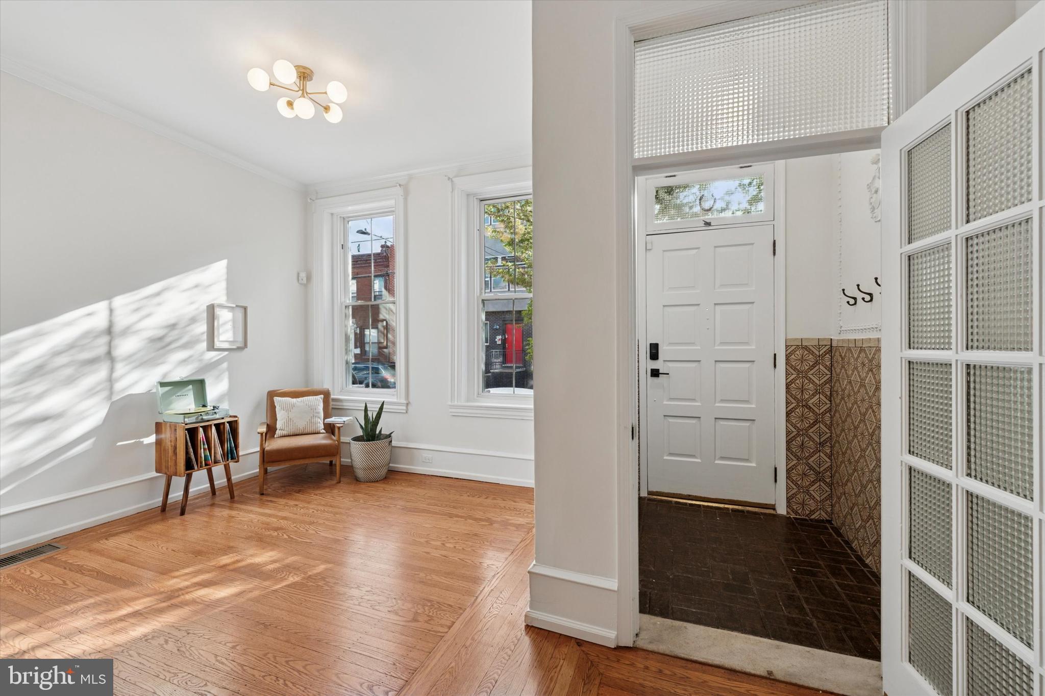 EAST KENSINGTON - Residential