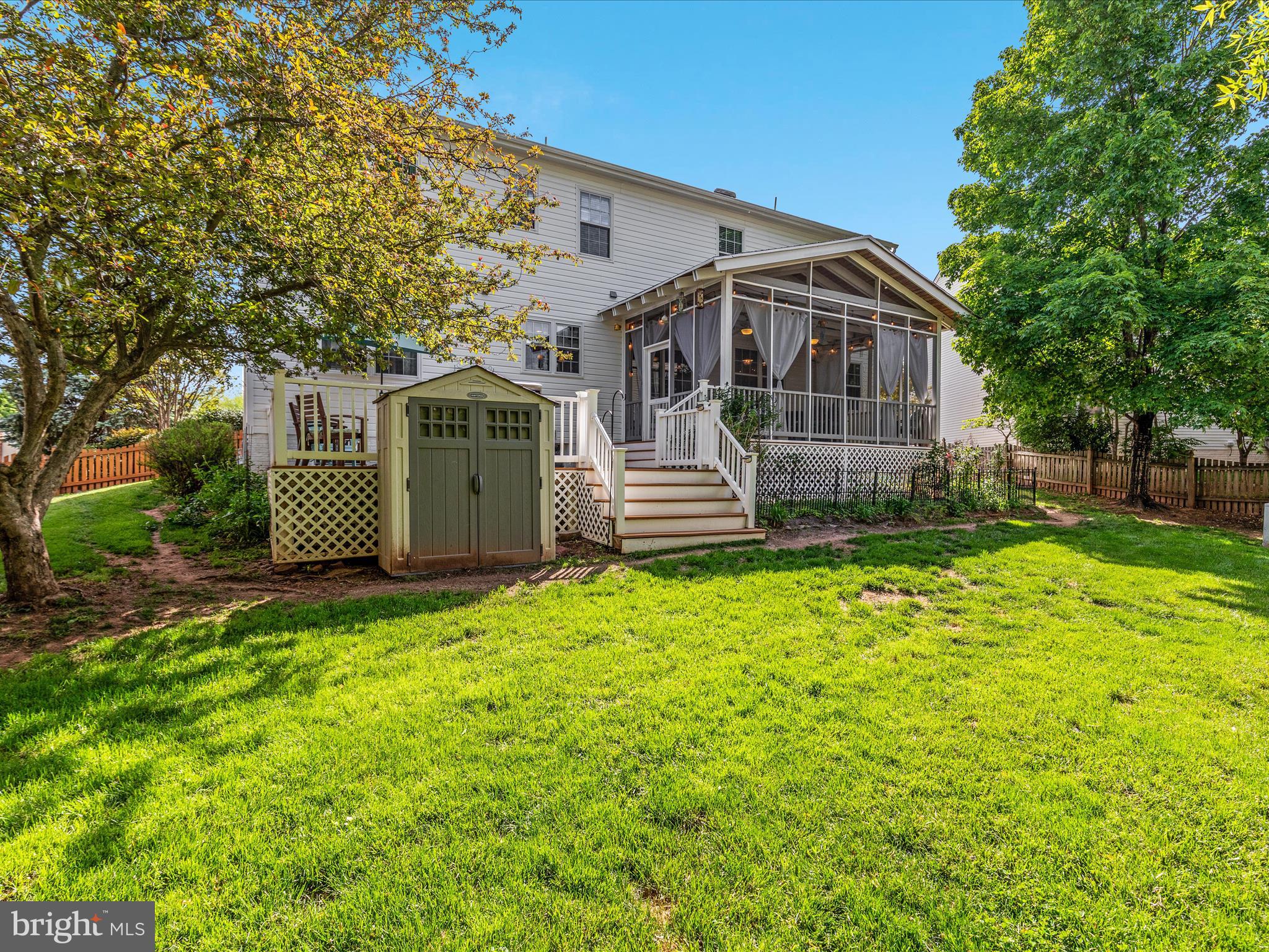 ASHBURN VILLAGE - Residential