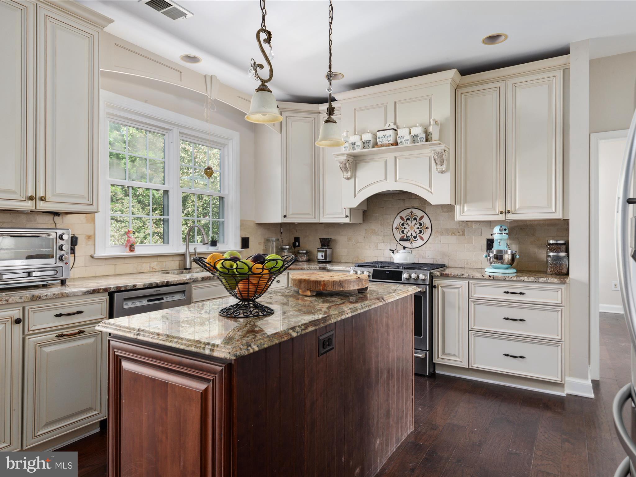 ASHBURN VILLAGE - Residential