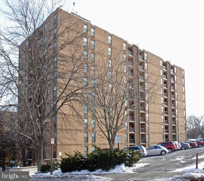 Downtown Student condo in great location  - Beaver Terrace!  Great building managed by ARPM!  Unit currently rented until 8-5-2025.  Not currently leased for 2025-26 school year - Perfect for those looking to buy and occupy this fall!  Unit in very good condition with appliances and furniture package included.
Want your student to live in the downtown area but a few blocks away from the middle?  This location is what you want!   Parking is not included but may be rented thru ARPM.  Will have to contact them to discuss.