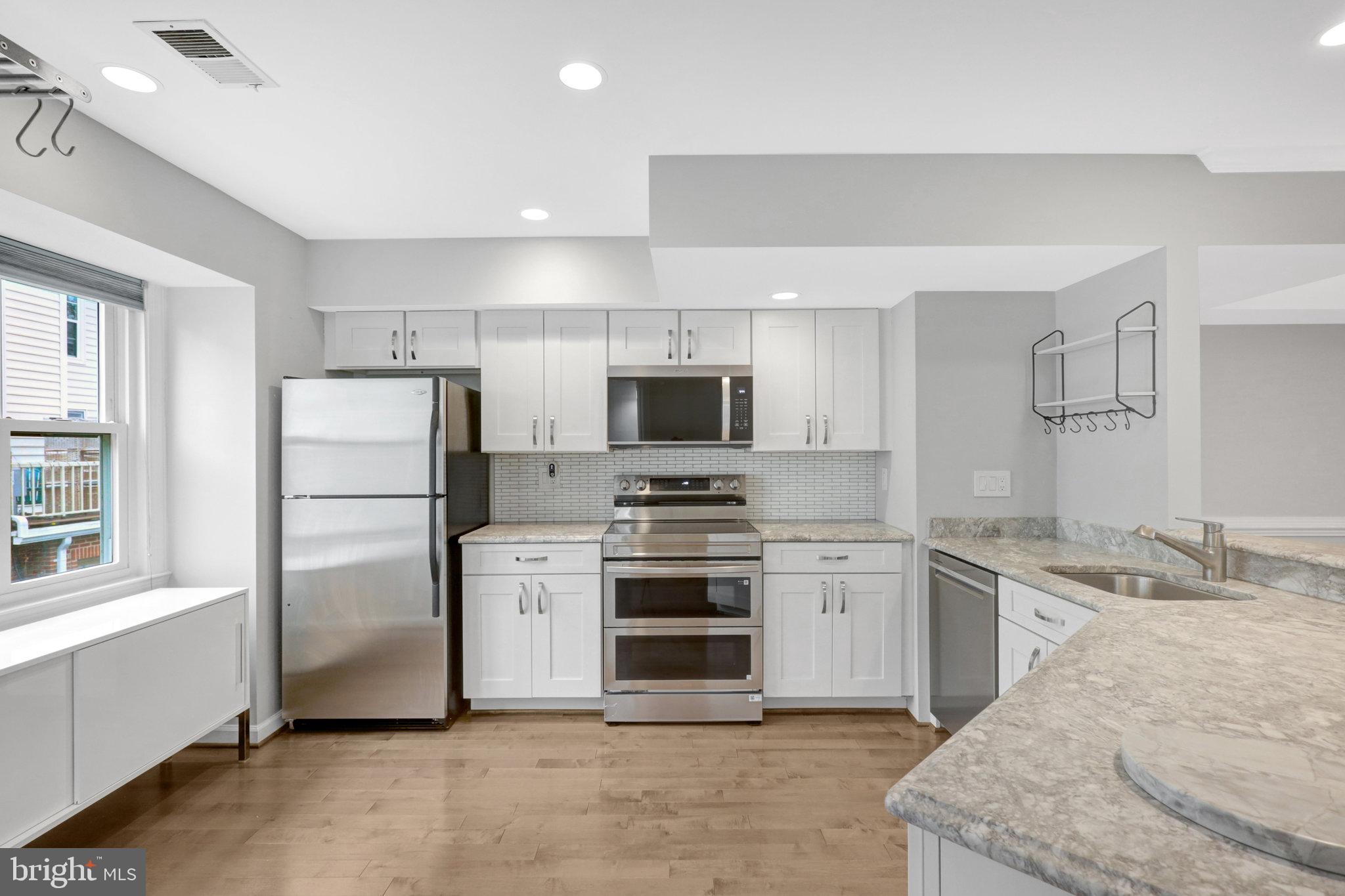 BRADDOCK PLACE - Residential Lease