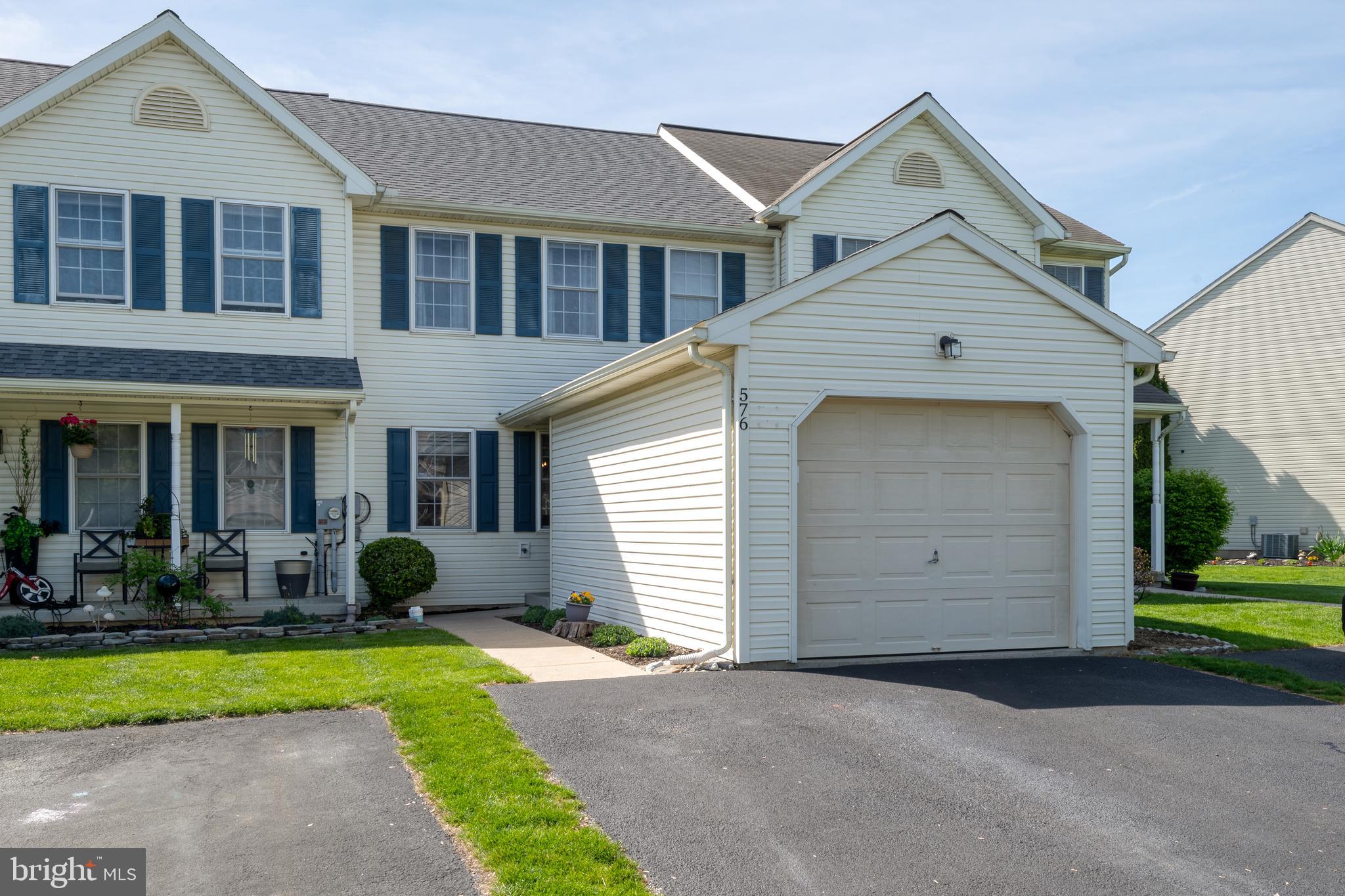 Rare Opportunity in Mallard Landing!

Welcome to this beautifully maintained townhome offering 3 bedrooms, 1.5 bathrooms, and a finished basement in the highly desirable Mallard Pond neighborhood. This unit is a rare find with a 1-car garage and 3 additional off-street parking spaces—a true bonus in this community! Enjoy recent upgrades including a new roof (2022), new water heater, and new flooring on the main level and in the finished basement. Spacious, bright, and move-in ready, this home combines comfort and convenience in a sought-after location. Don’t miss your chance to own one of the few garage units in Mallard Pond!
SELLER PREFERS MAY 30th Settlement