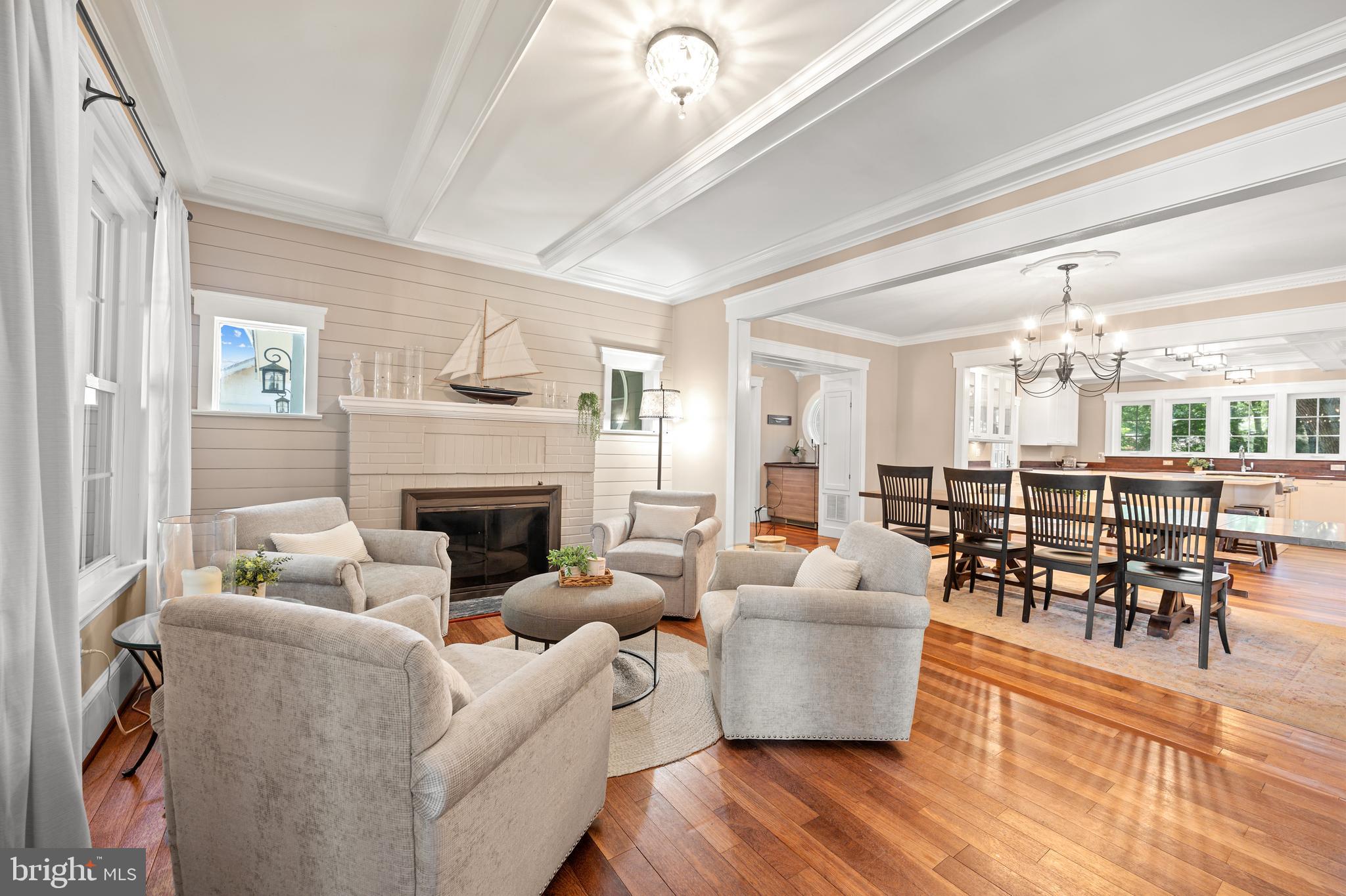 ARLINGTON HEIGHTS - Residential