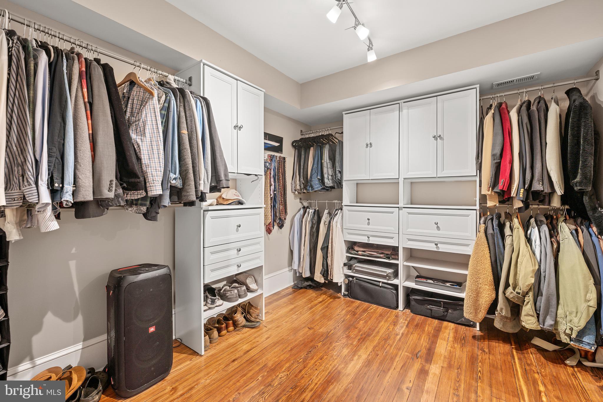 ARLINGTON HEIGHTS - Residential