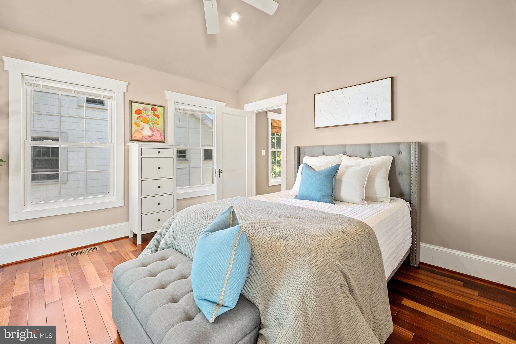 ARLINGTON HEIGHTS - Residential