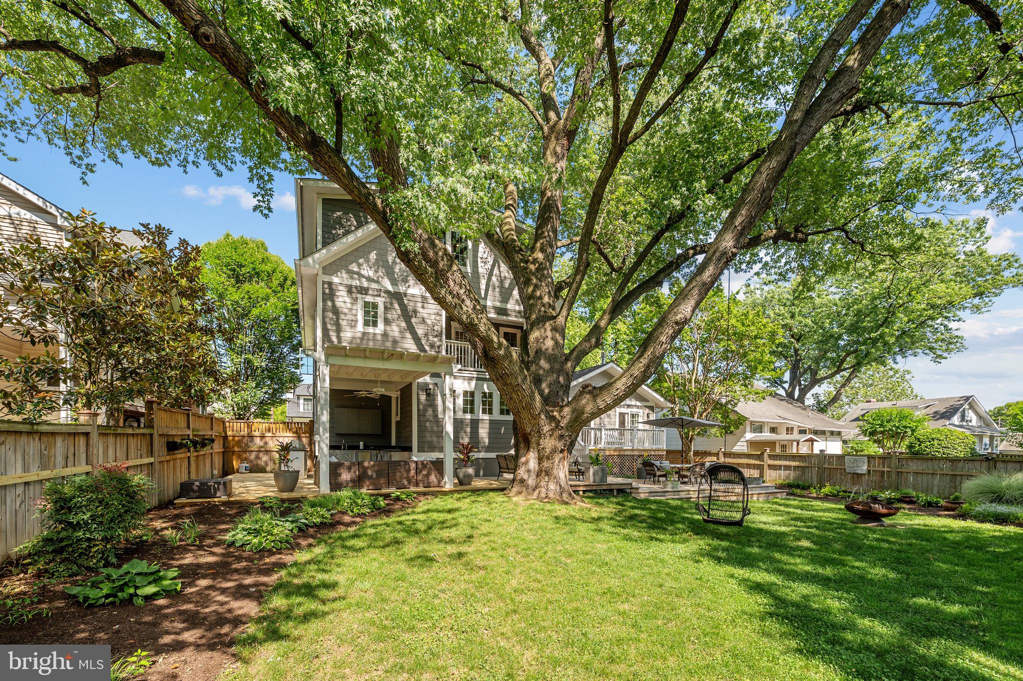 ARLINGTON HEIGHTS - Residential