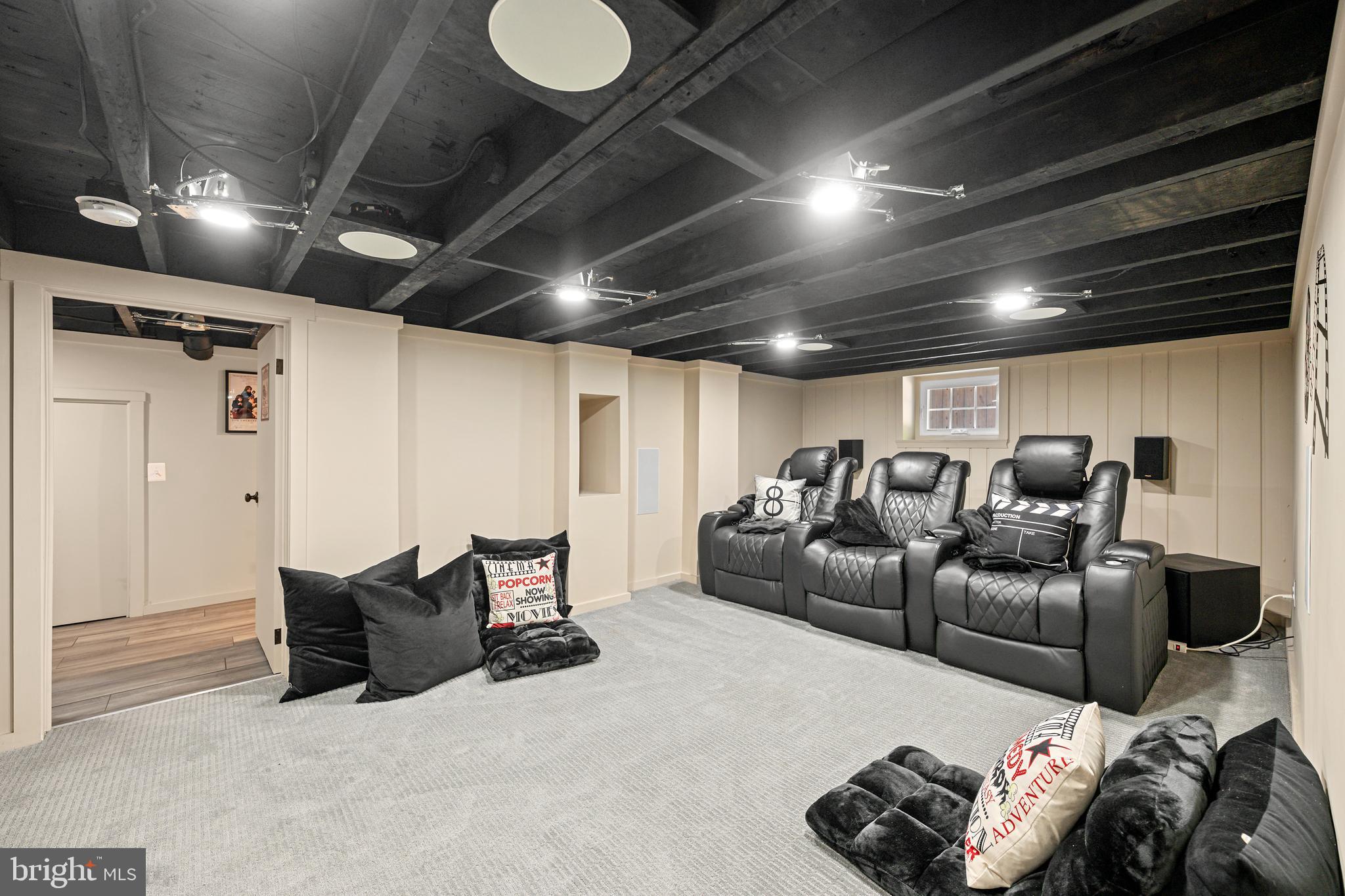 ARLINGTON HEIGHTS - Residential