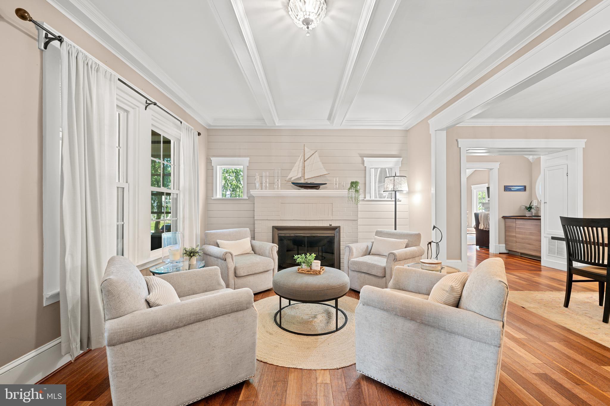 ARLINGTON HEIGHTS - Residential