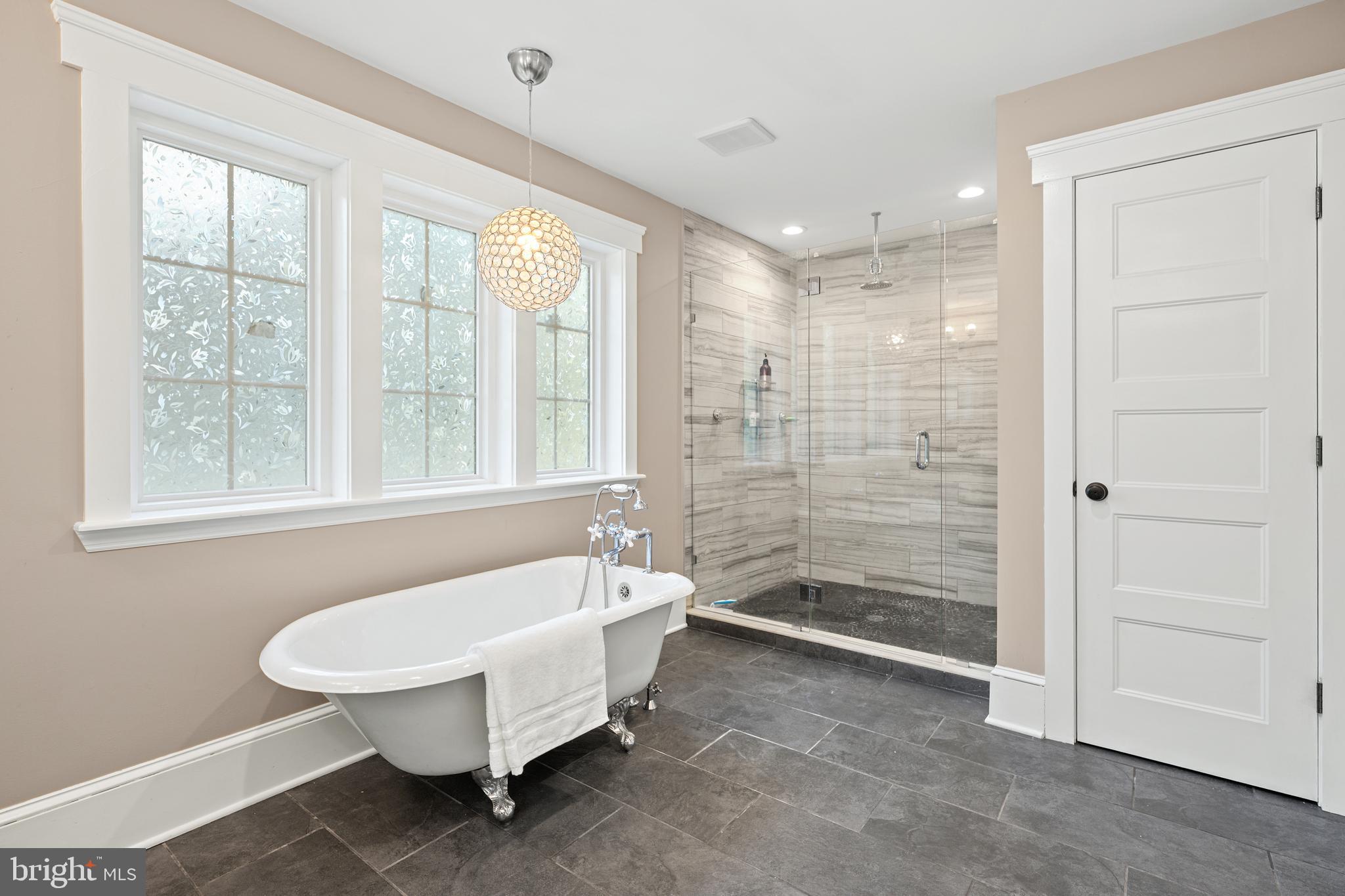 ARLINGTON HEIGHTS - Residential