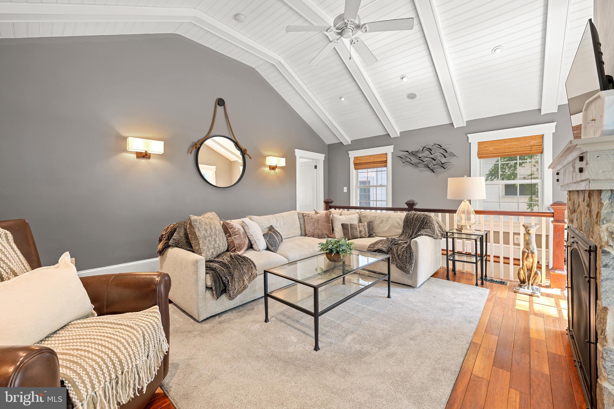 ARLINGTON HEIGHTS - Residential