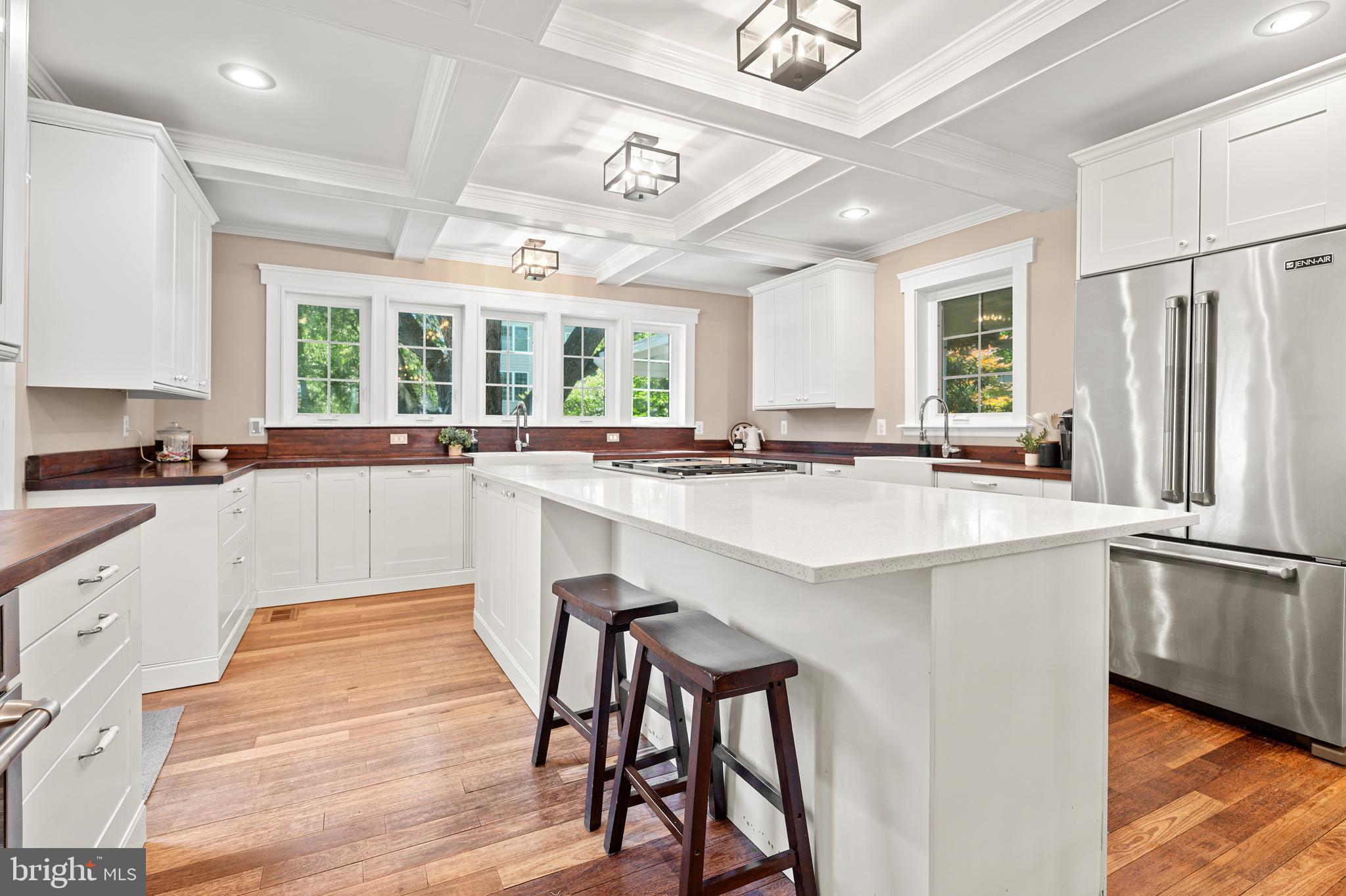 ARLINGTON HEIGHTS - Residential