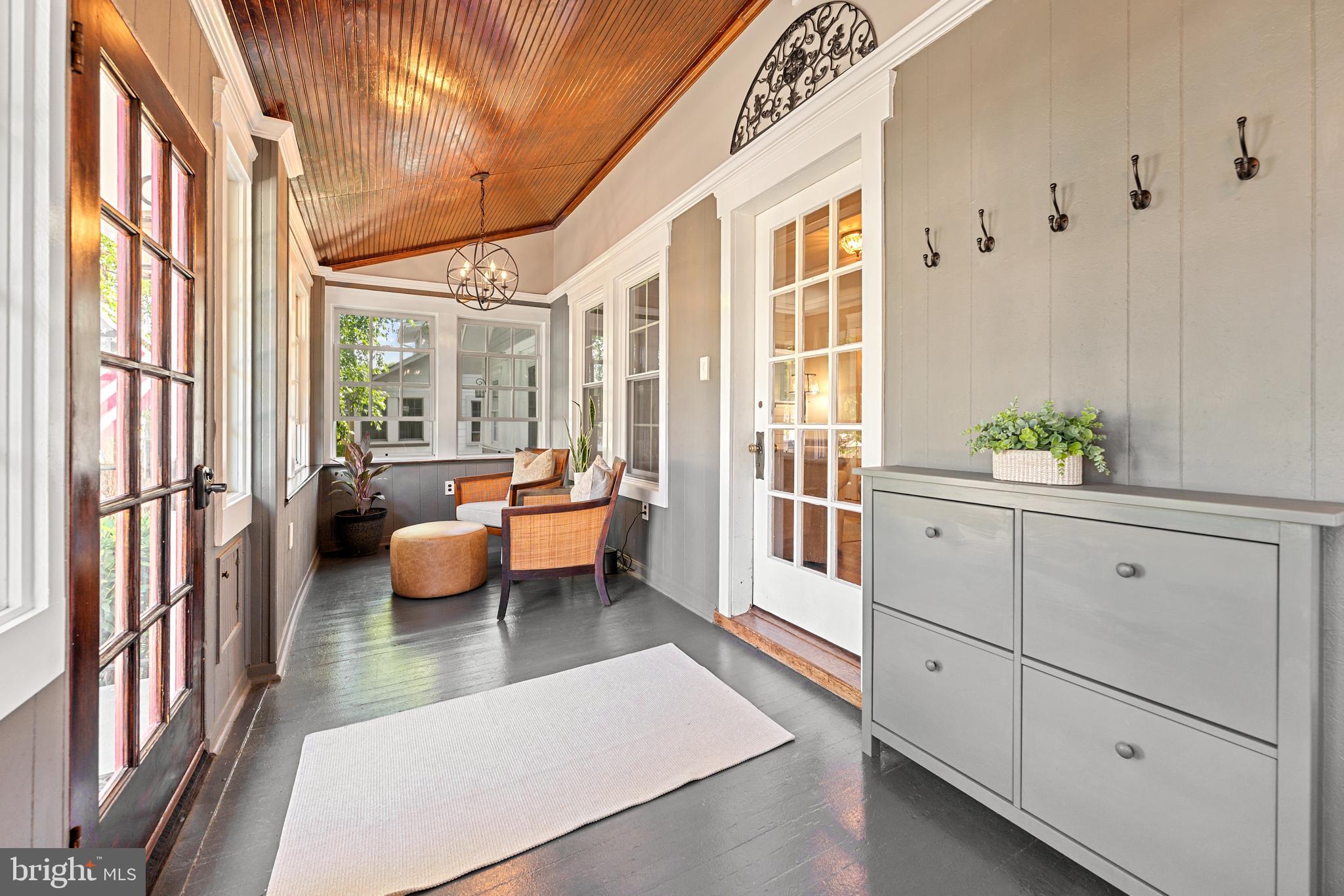 ARLINGTON HEIGHTS - Residential