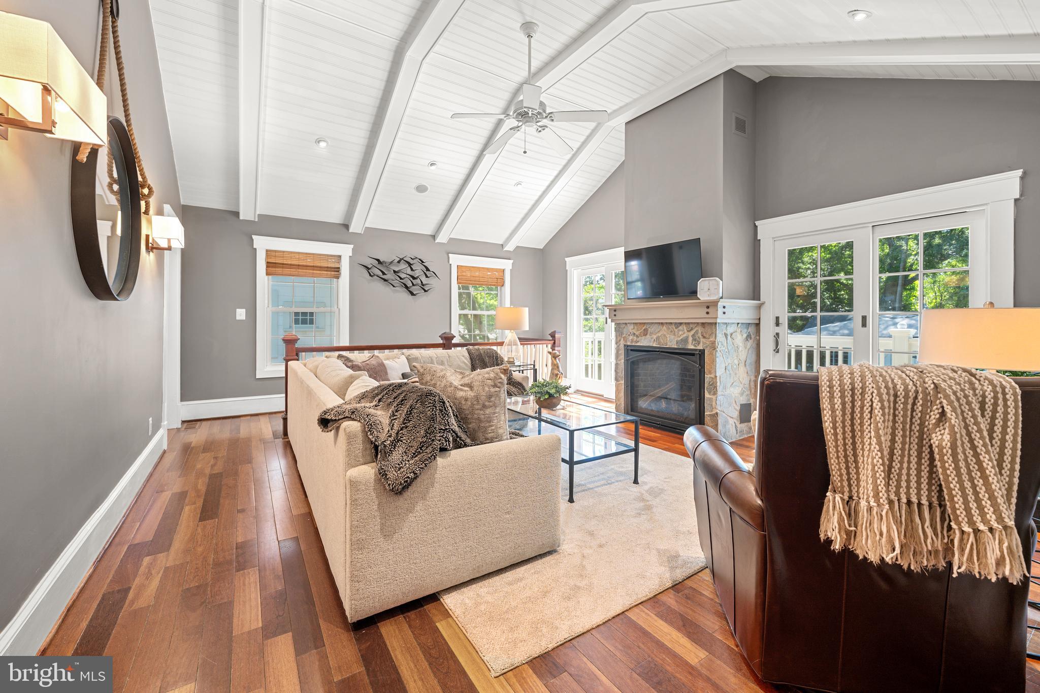 ARLINGTON HEIGHTS - Residential