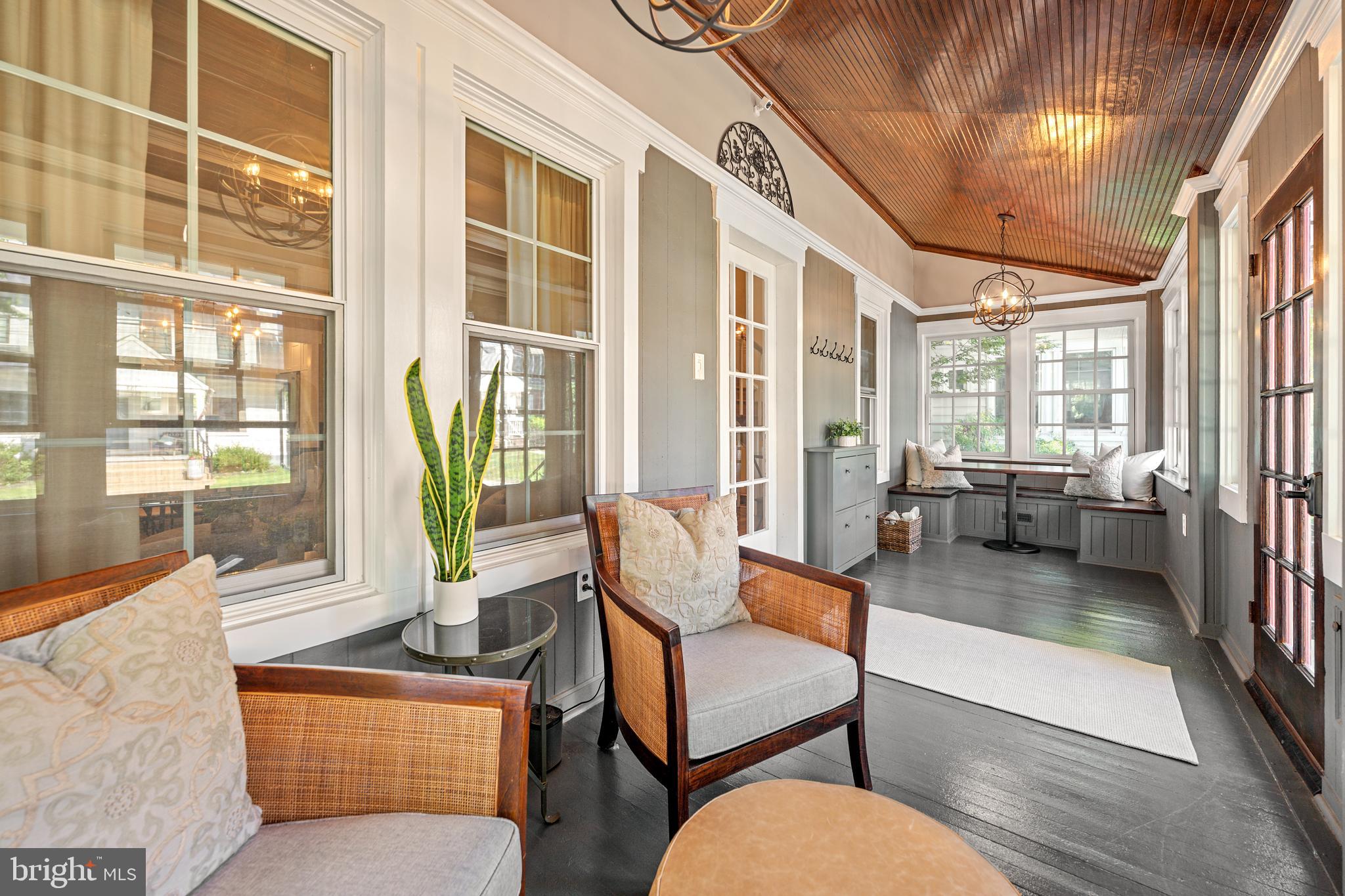 ARLINGTON HEIGHTS - Residential
