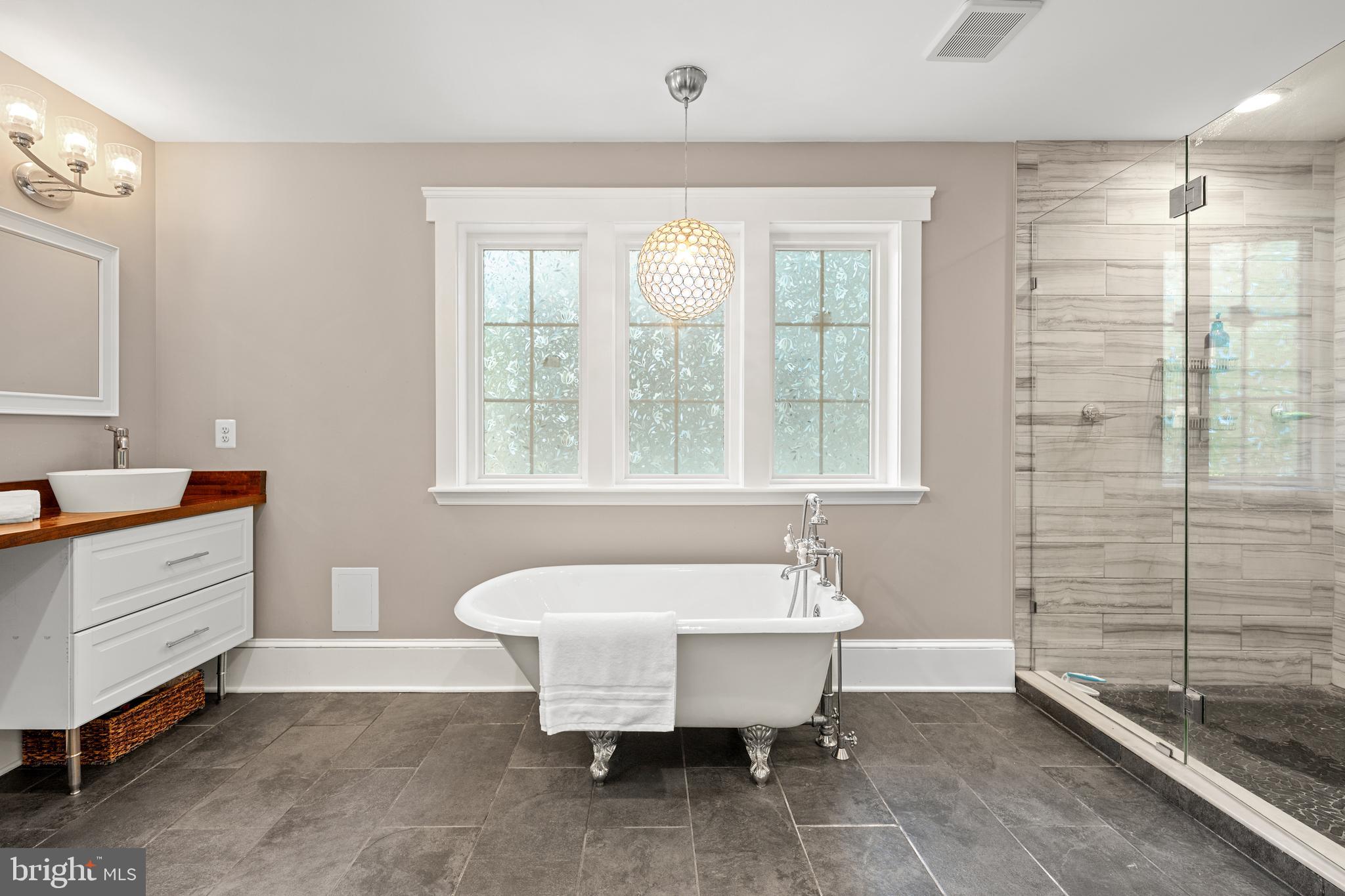 ARLINGTON HEIGHTS - Residential
