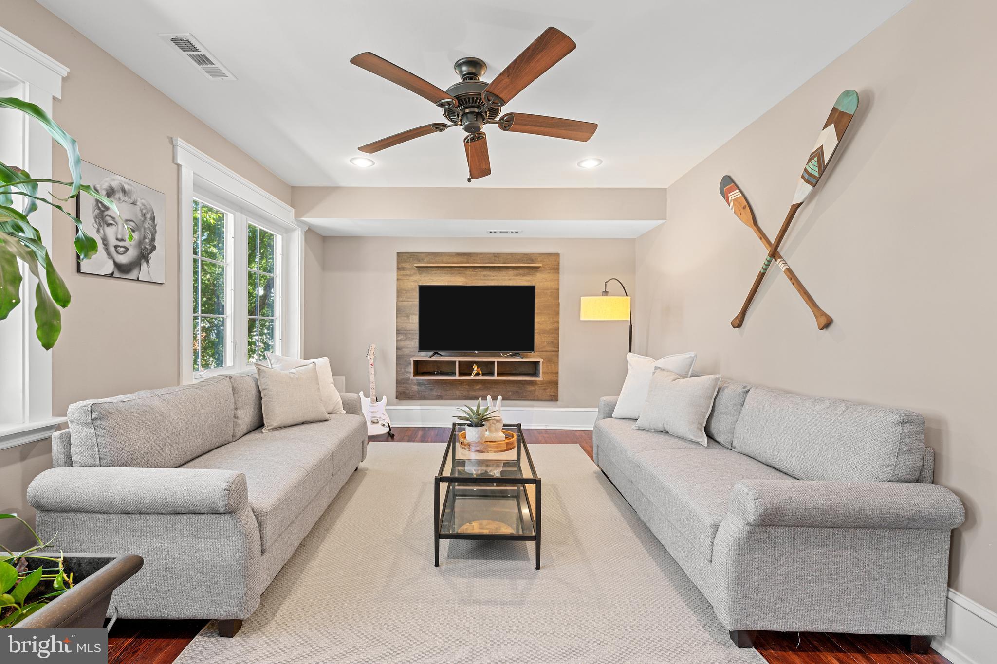 ARLINGTON HEIGHTS - Residential