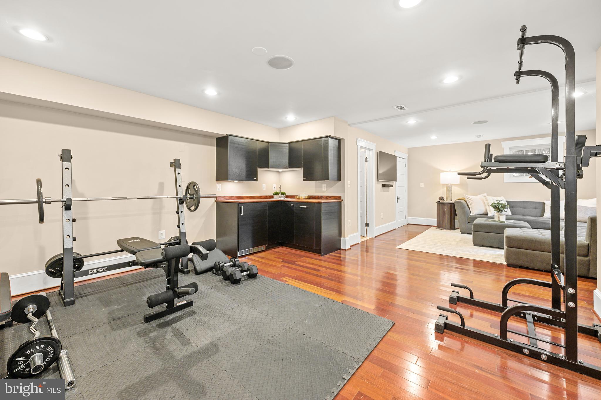 ARLINGTON HEIGHTS - Residential