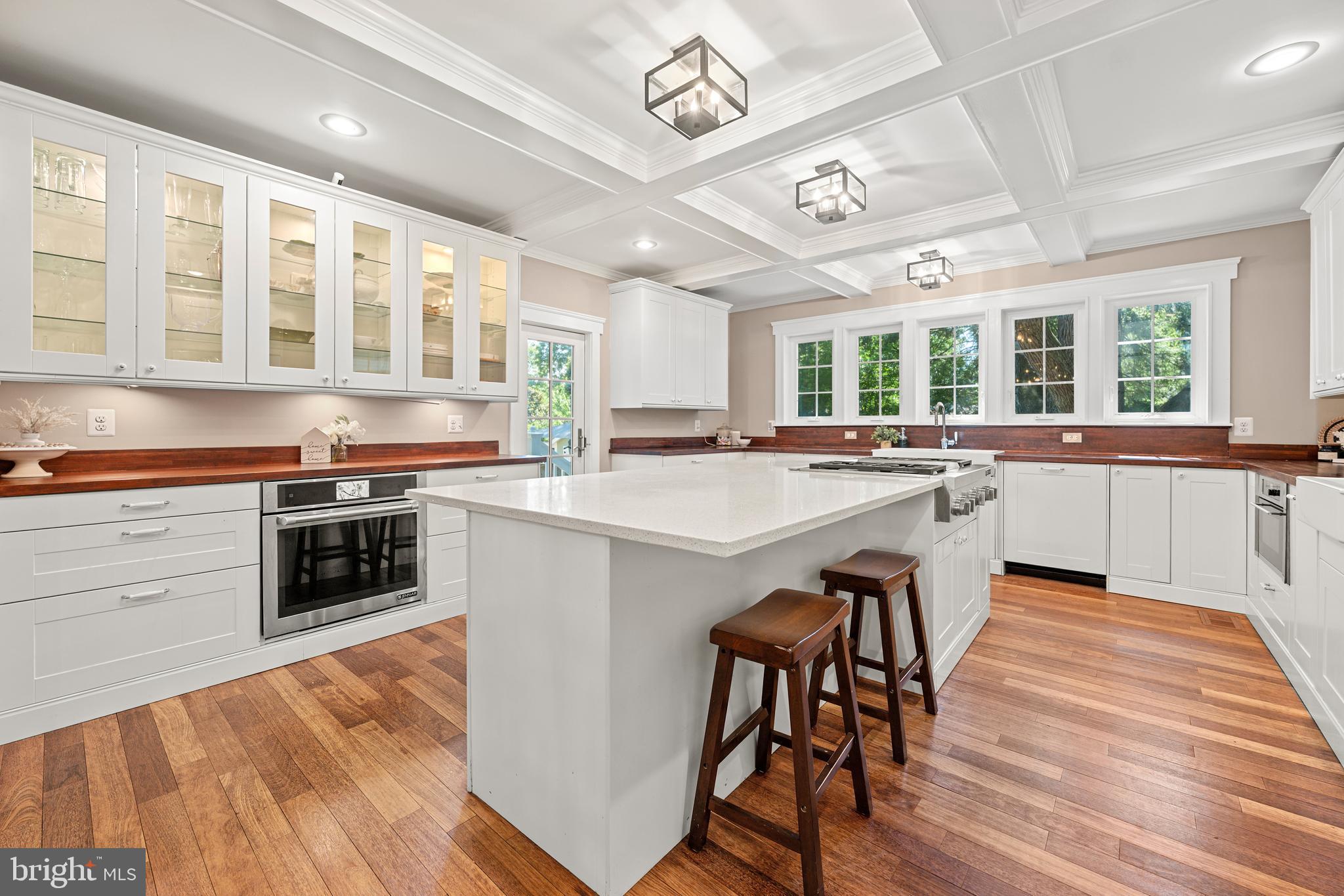 ARLINGTON HEIGHTS - Residential