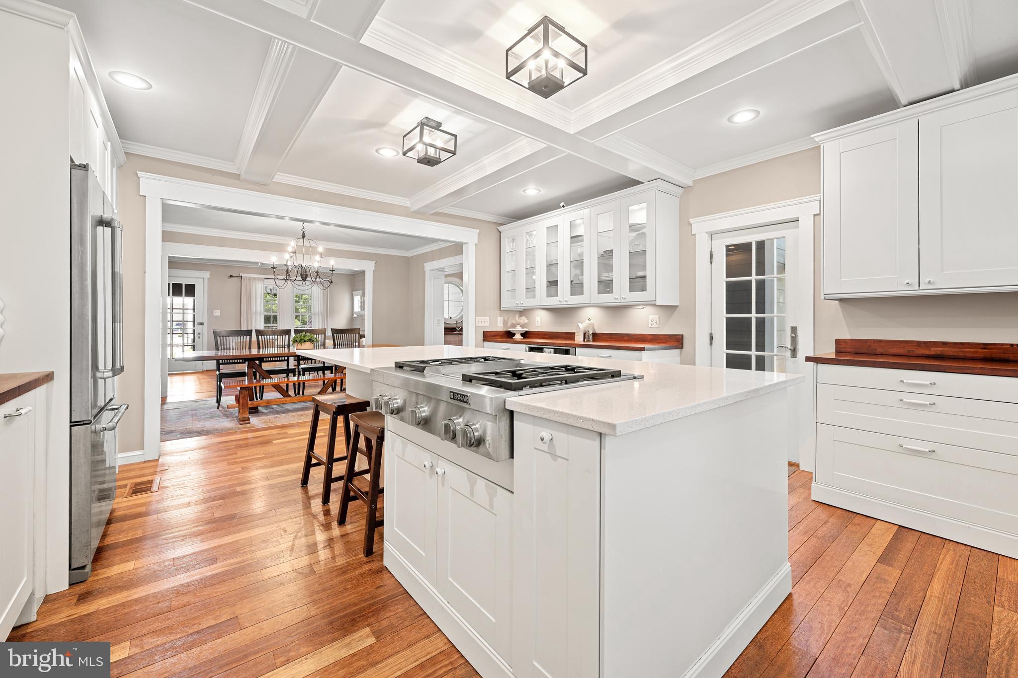 ARLINGTON HEIGHTS - Residential