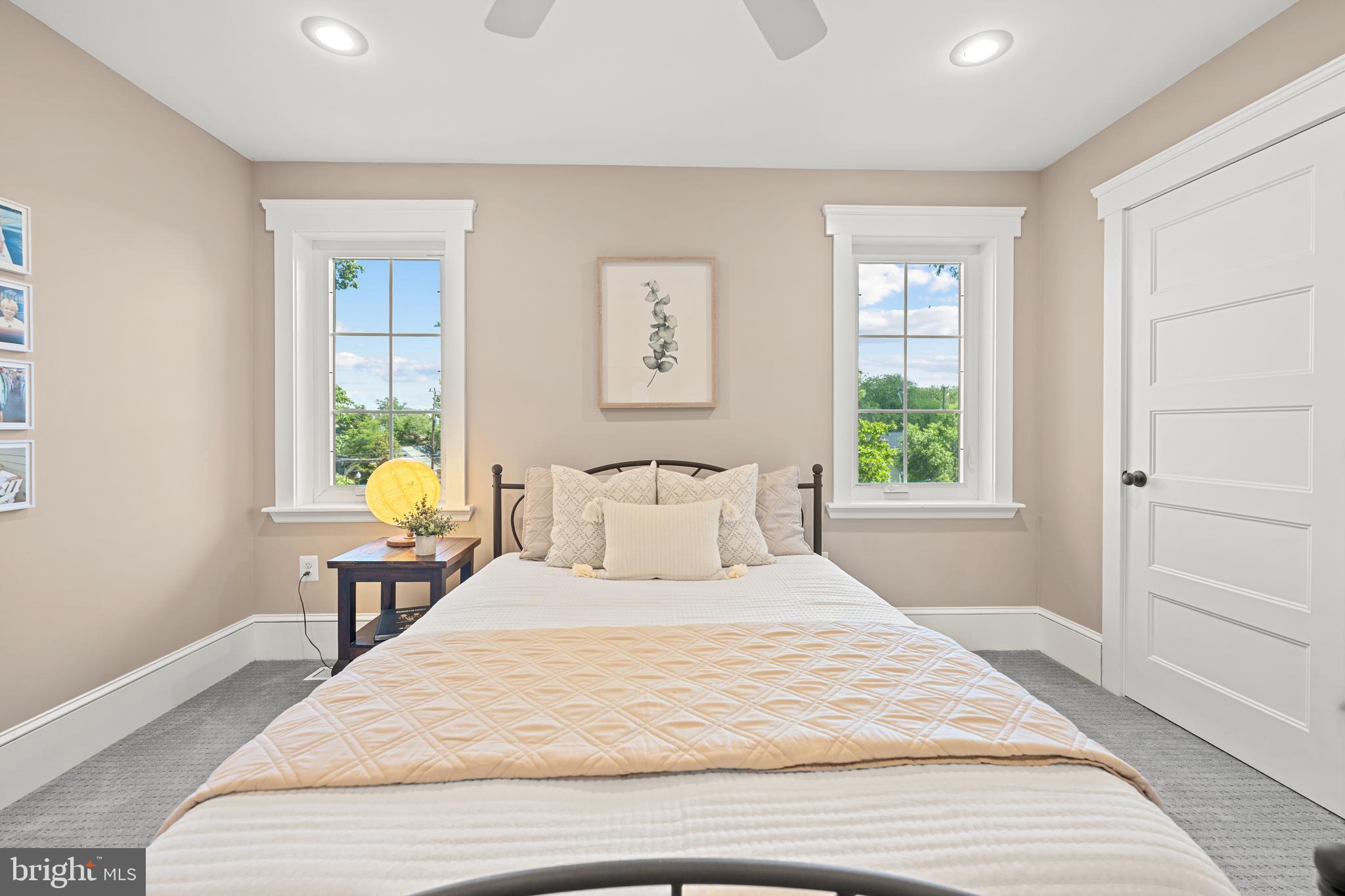 ARLINGTON HEIGHTS - Residential