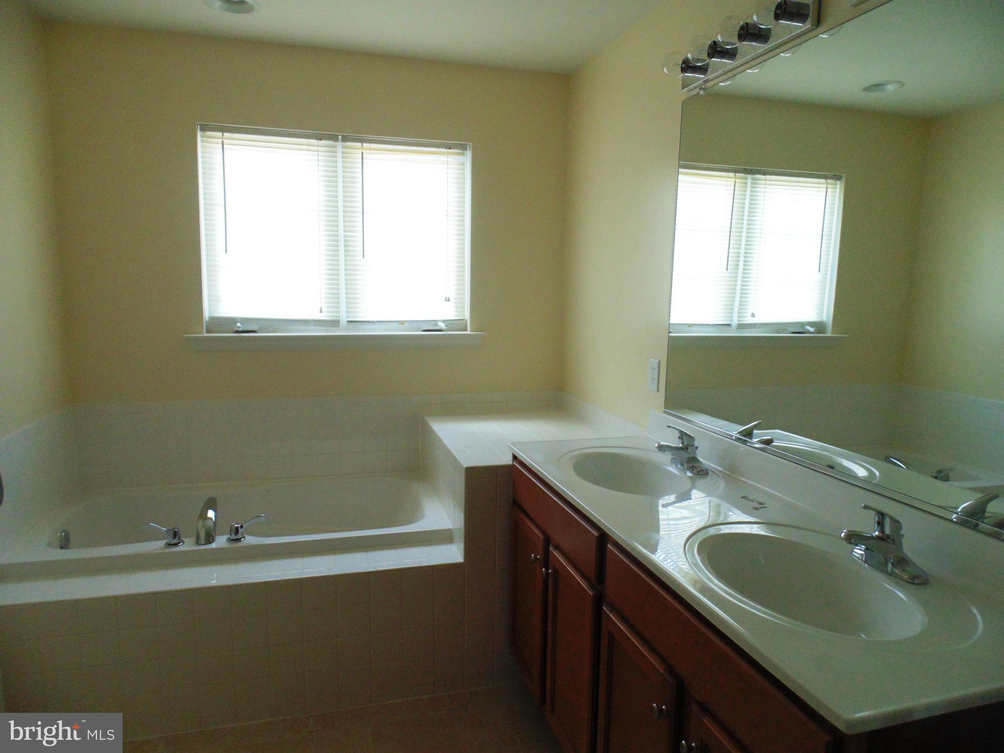 PLEASANT VIEW - Residential Lease