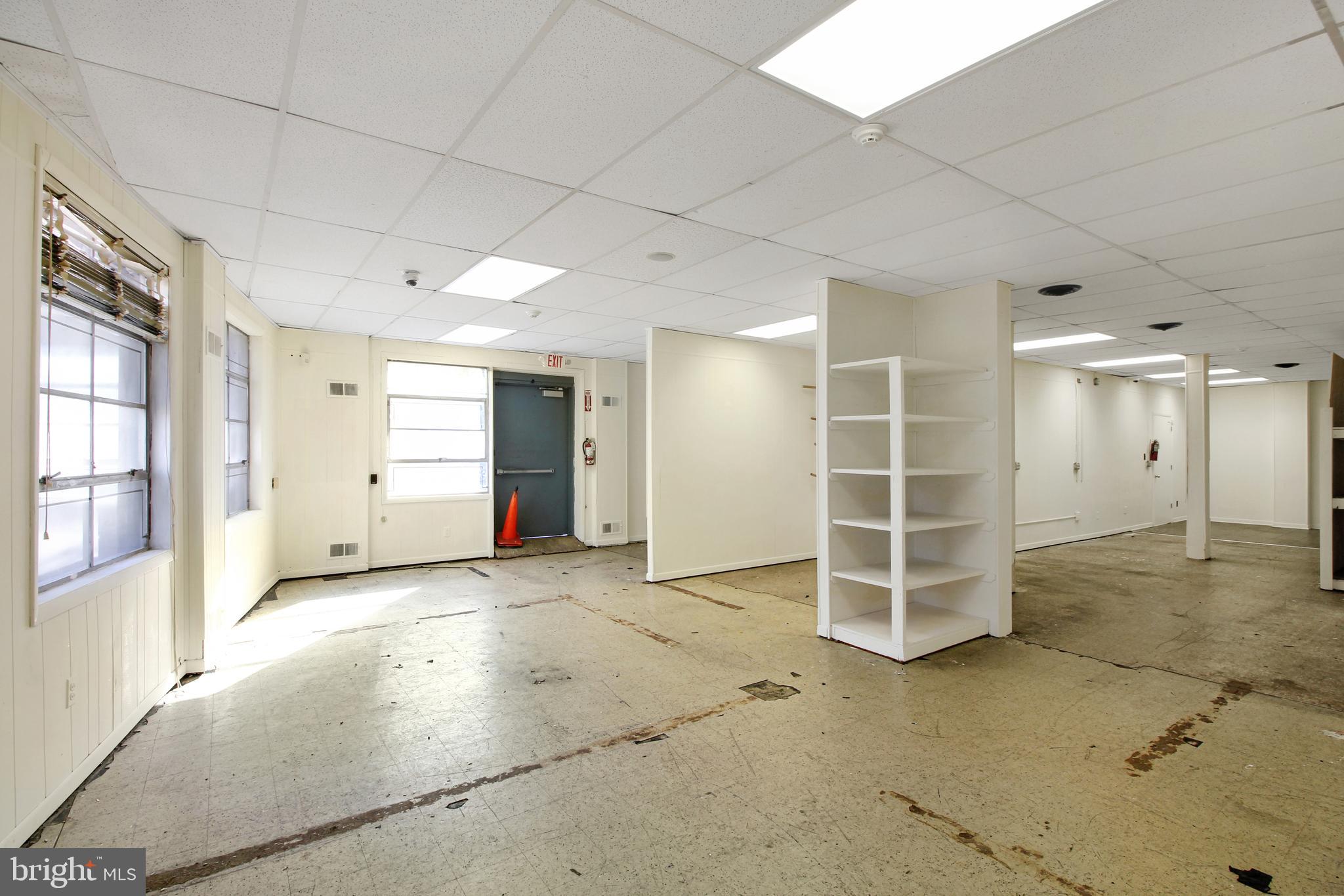 WOODSIDE PARK - Commercial Lease