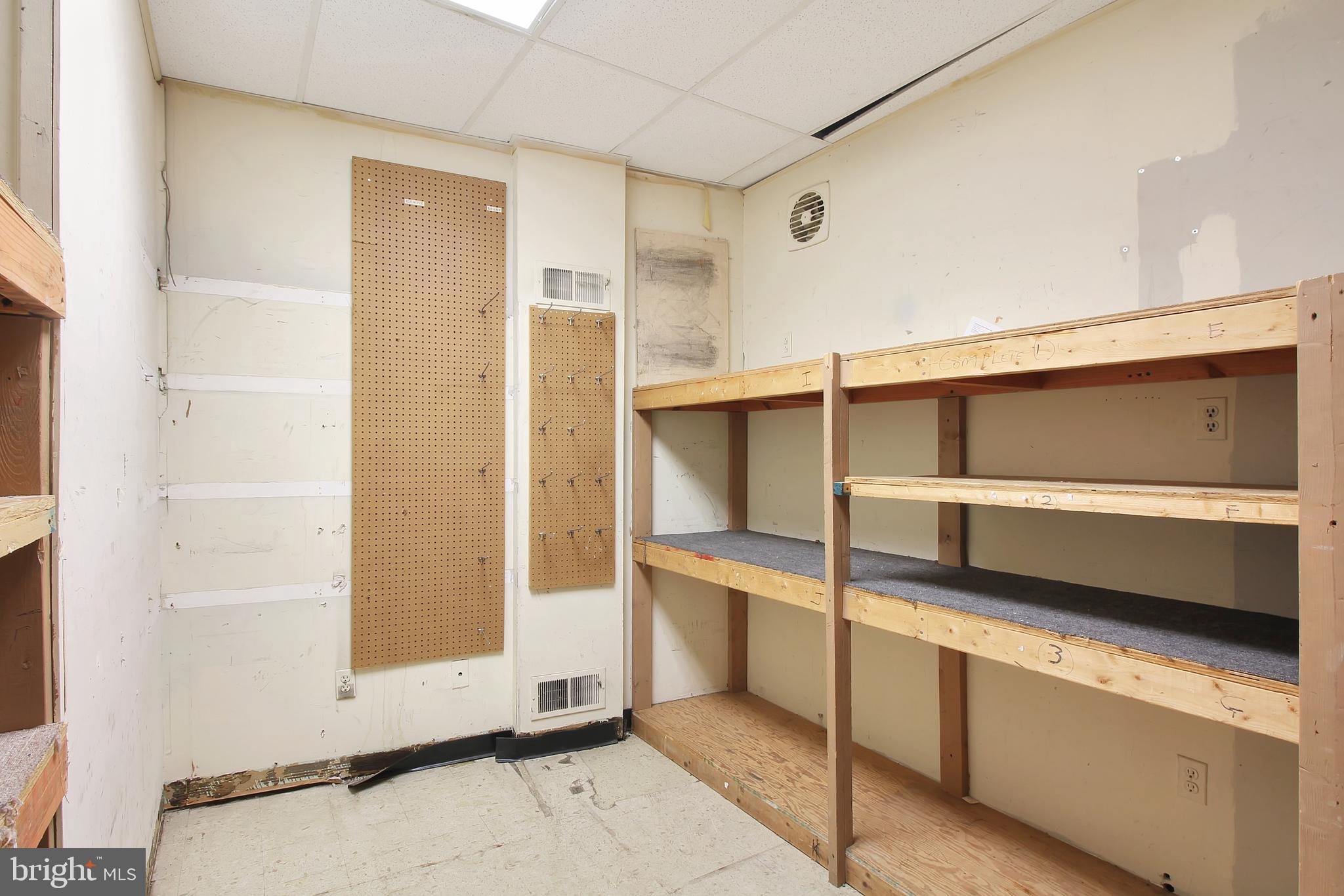 WOODSIDE PARK - Commercial Lease