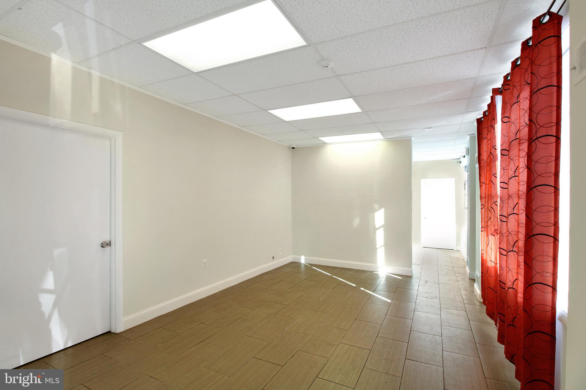 WOODSIDE PARK - Commercial Lease