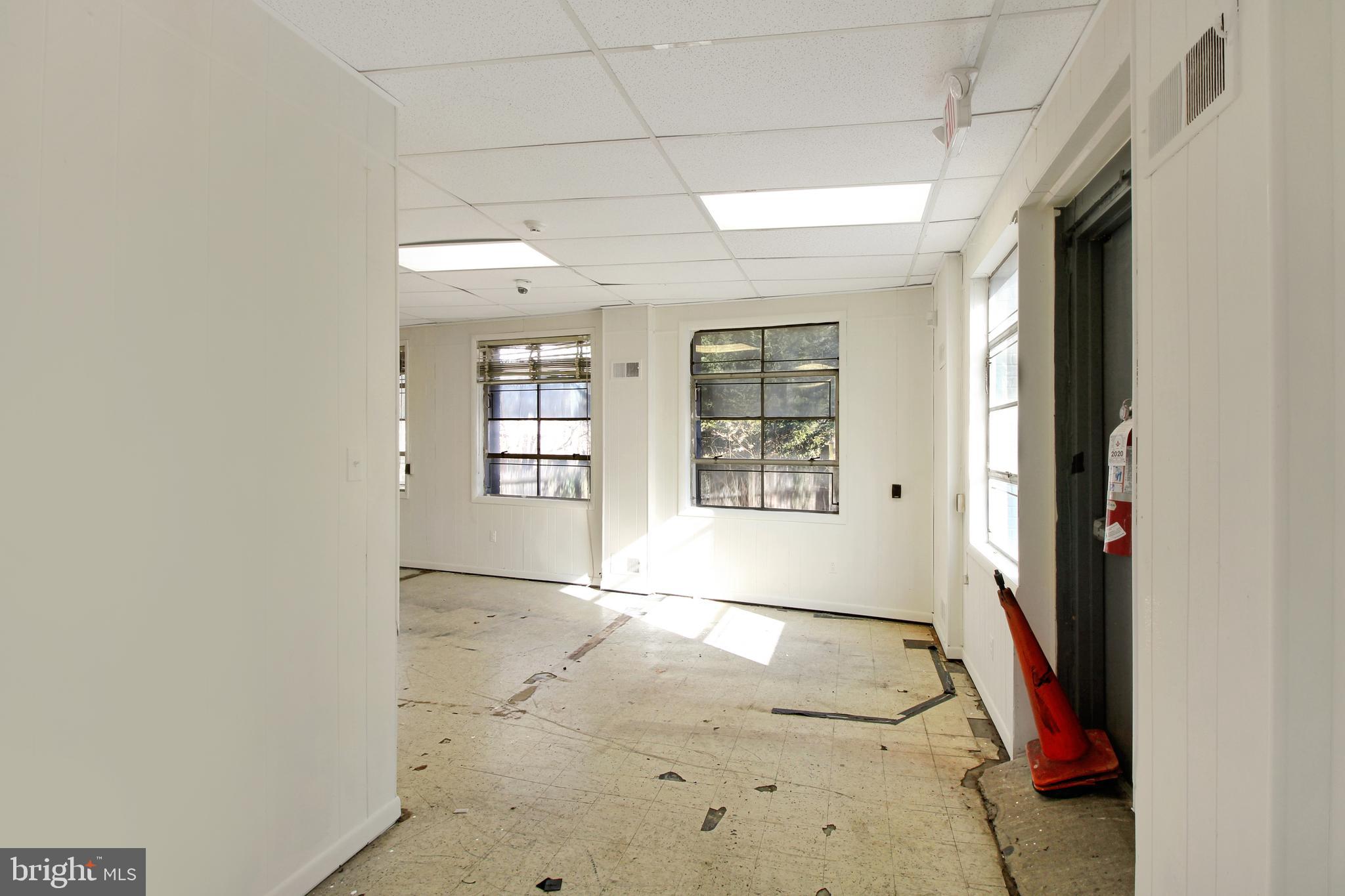 WOODSIDE PARK - Commercial Lease