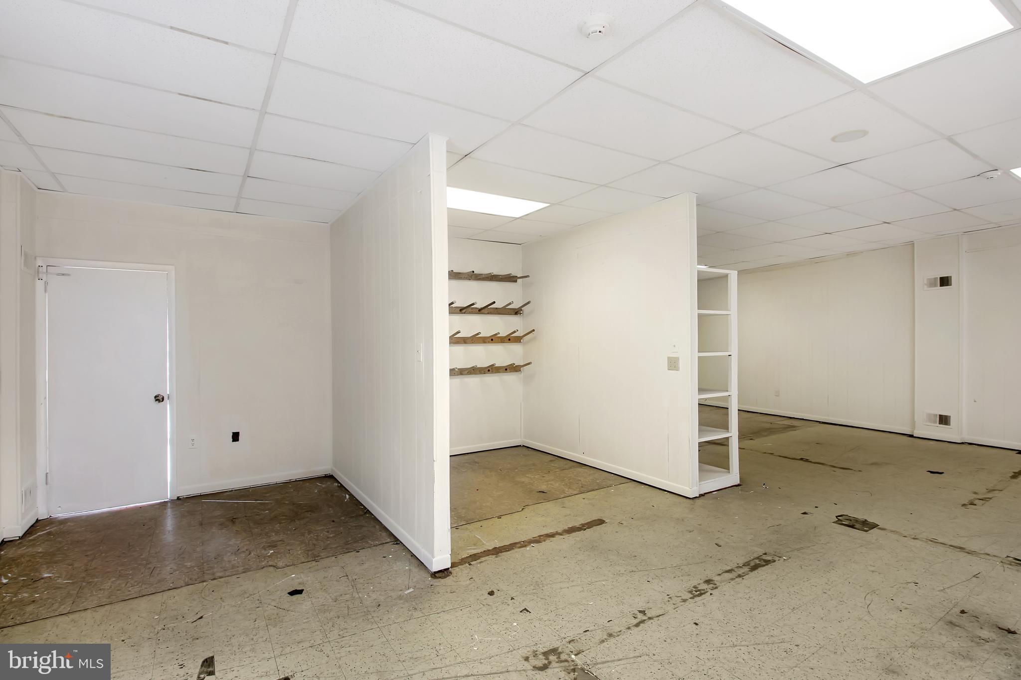 WOODSIDE PARK - Commercial Lease