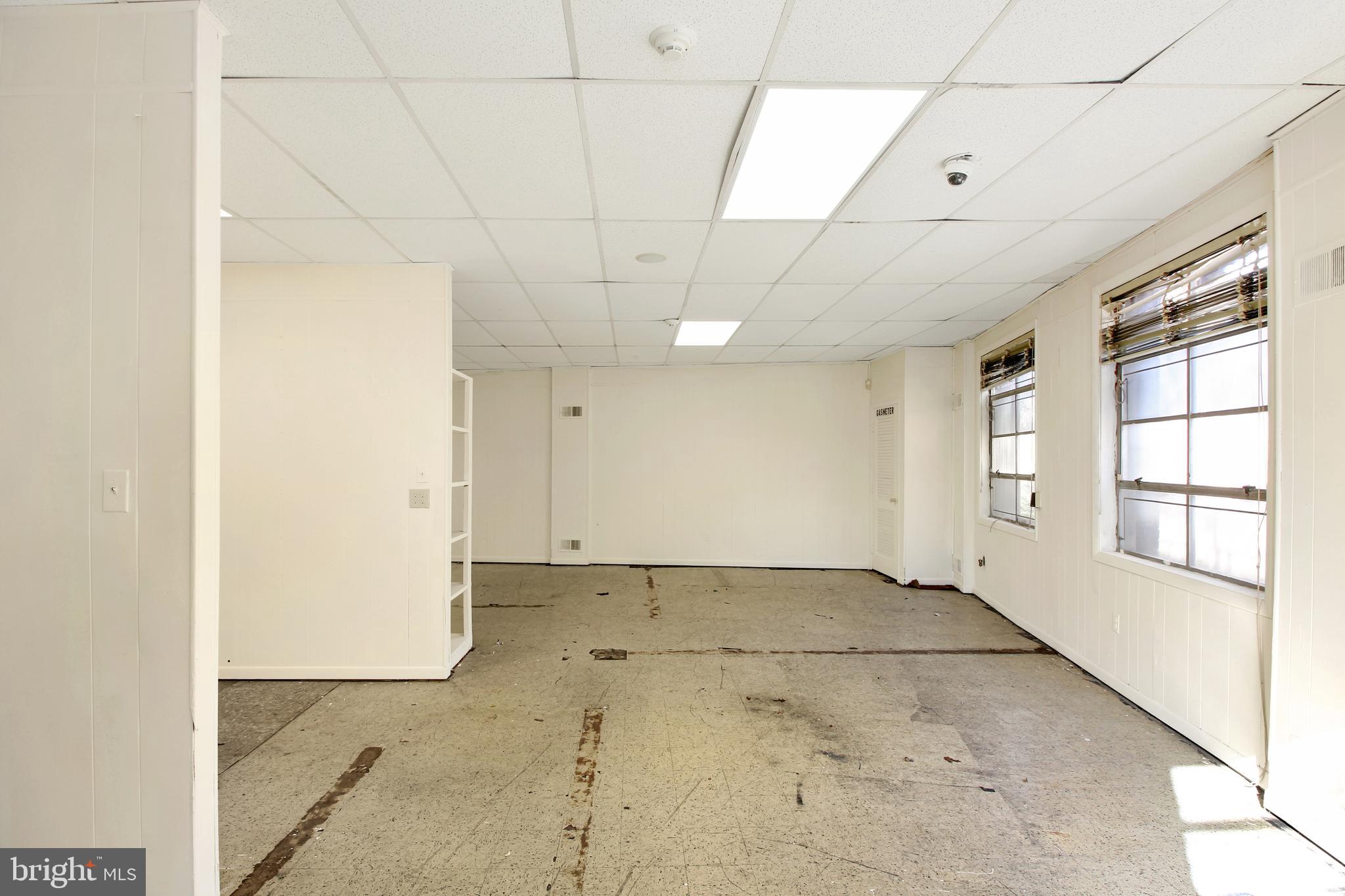 WOODSIDE PARK - Commercial Lease