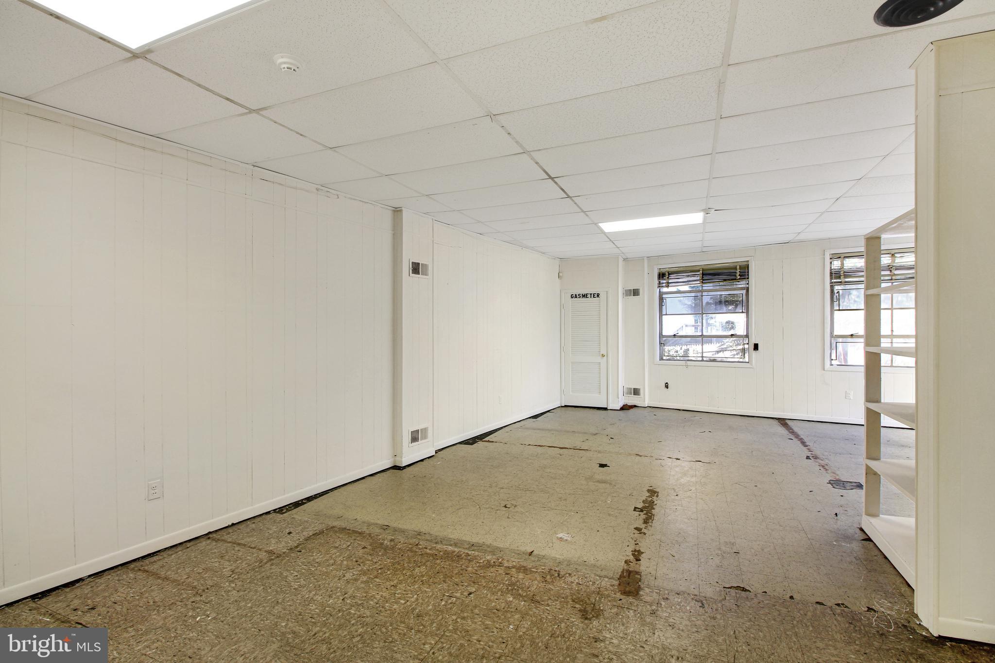 WOODSIDE PARK - Commercial Lease