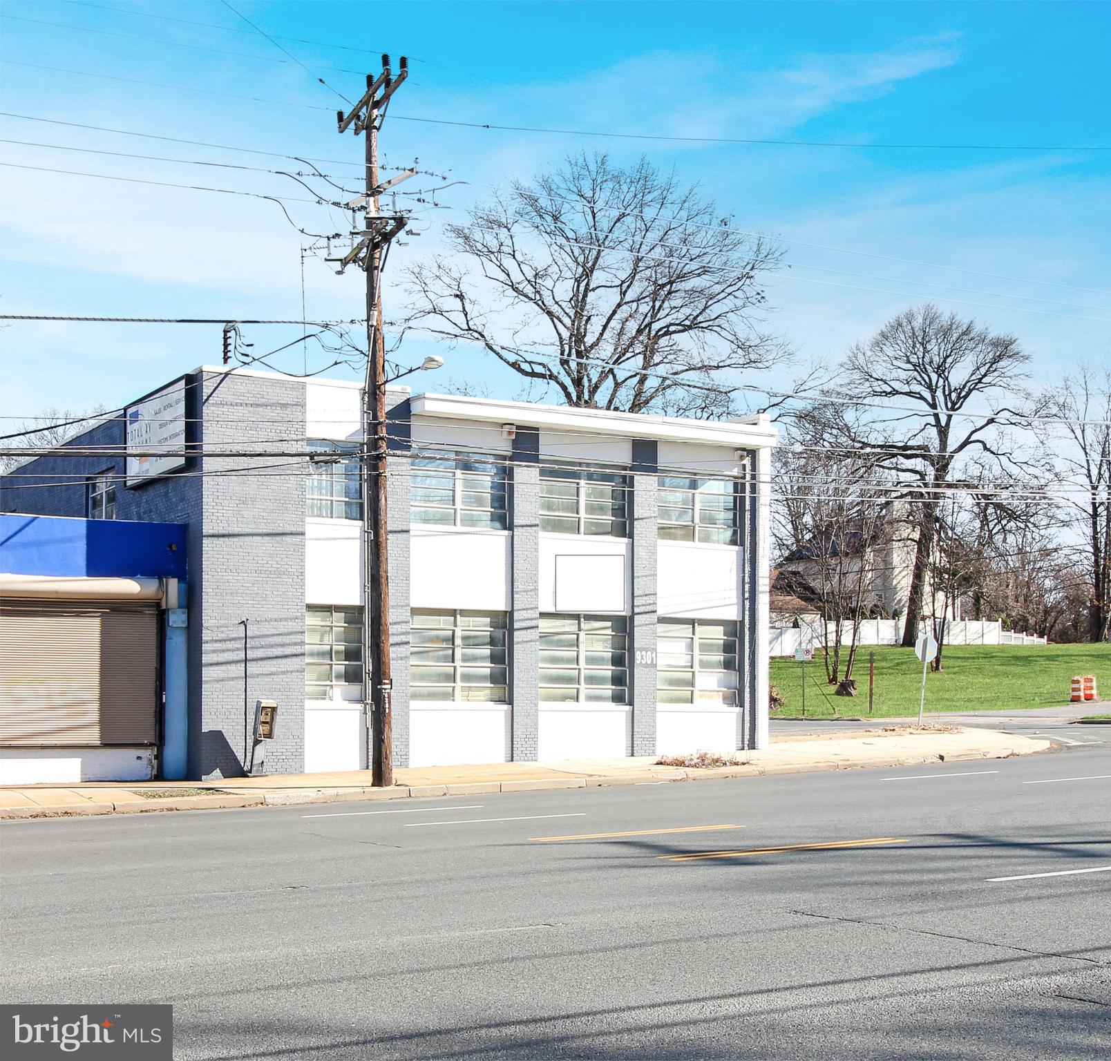 WOODSIDE PARK - Commercial Lease