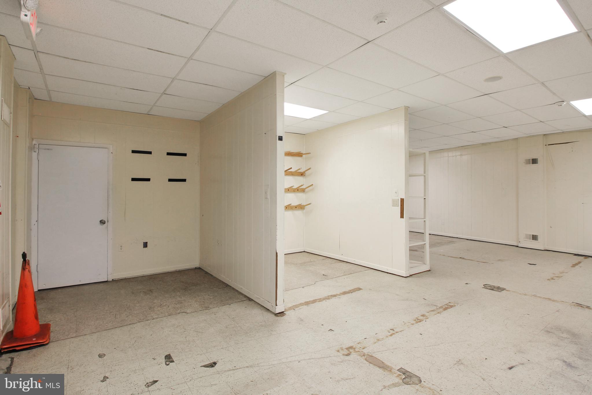 WOODSIDE PARK - Commercial Lease