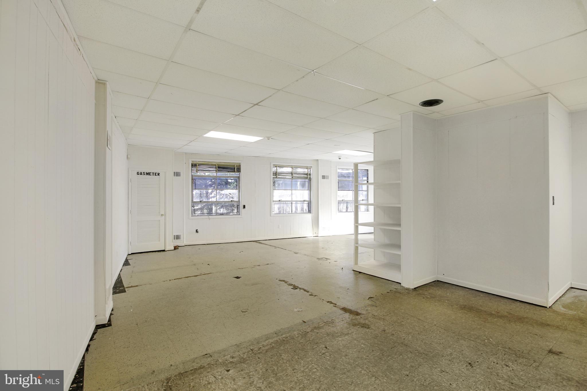 WOODSIDE PARK - Commercial Lease