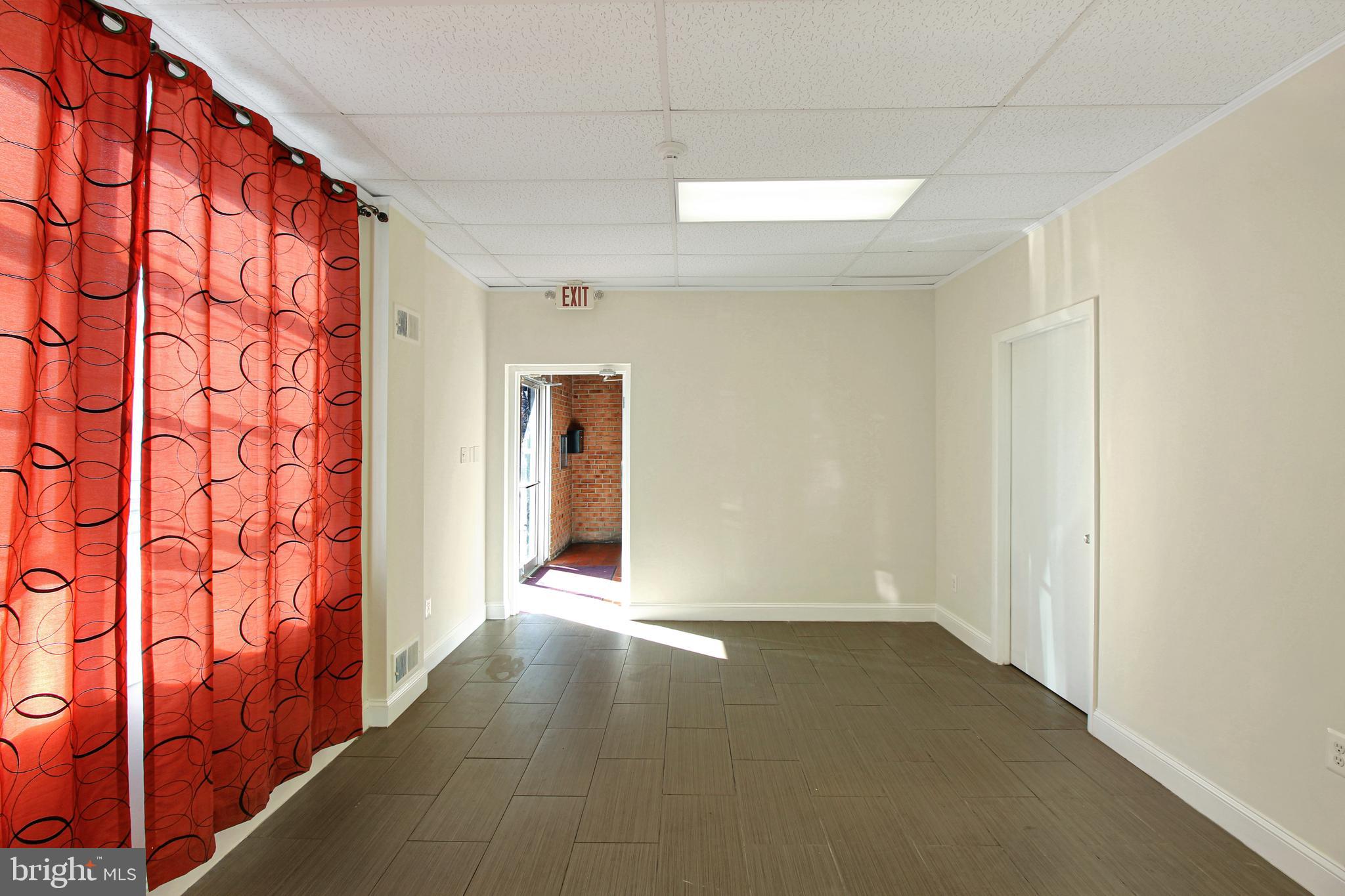 WOODSIDE PARK - Commercial Lease