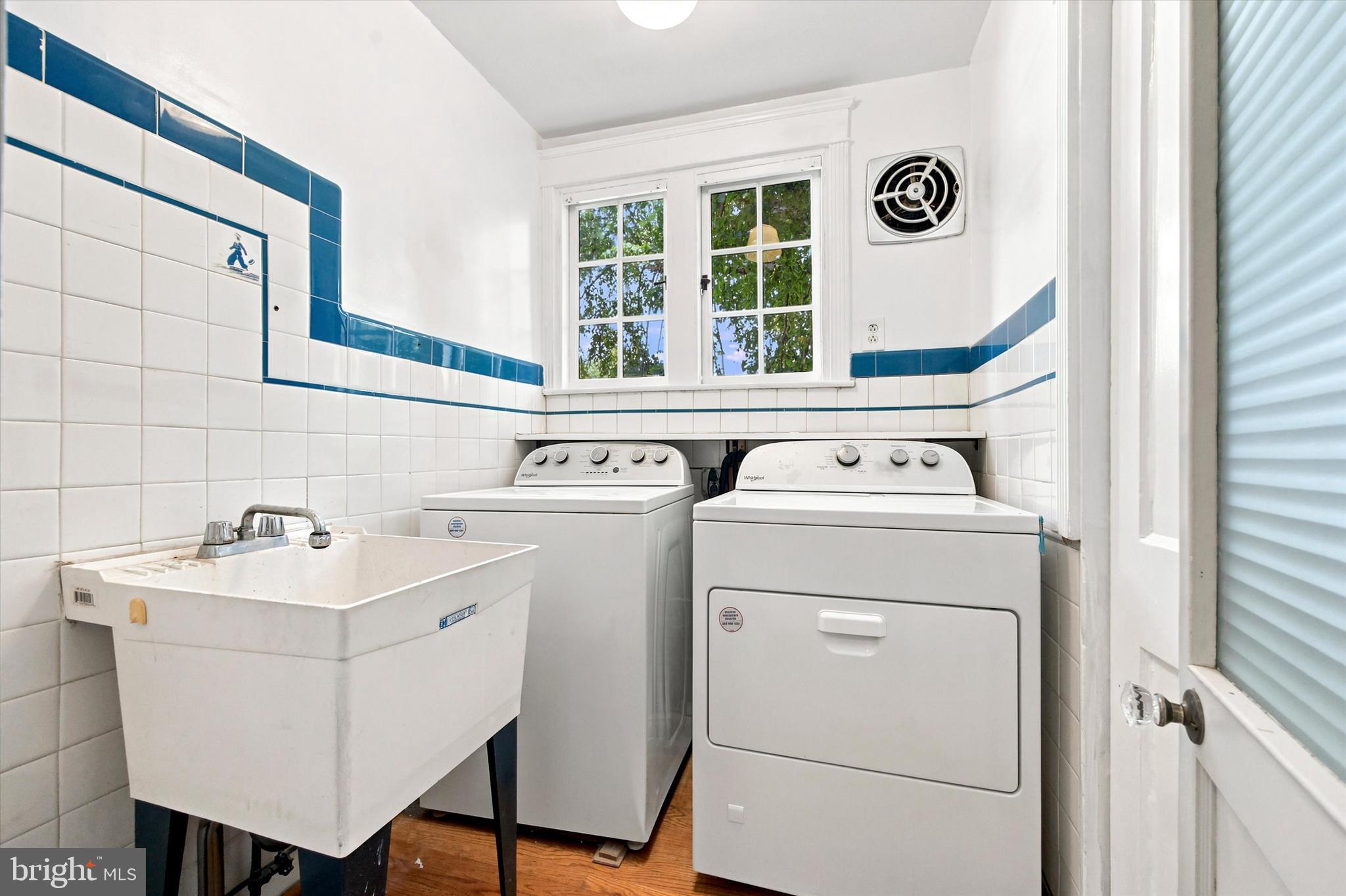 EAST FALLS - Residential