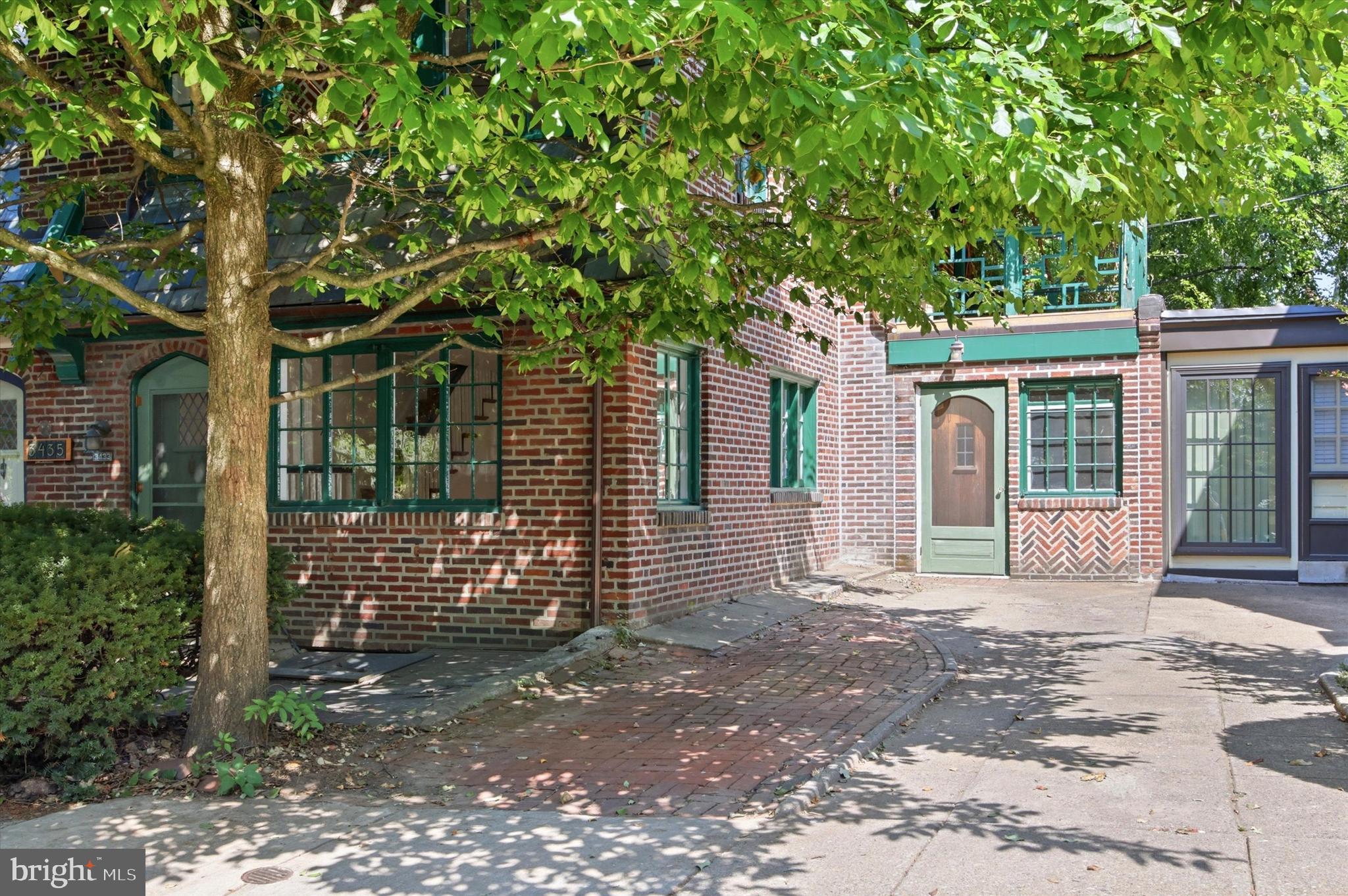 EAST FALLS - Residential
