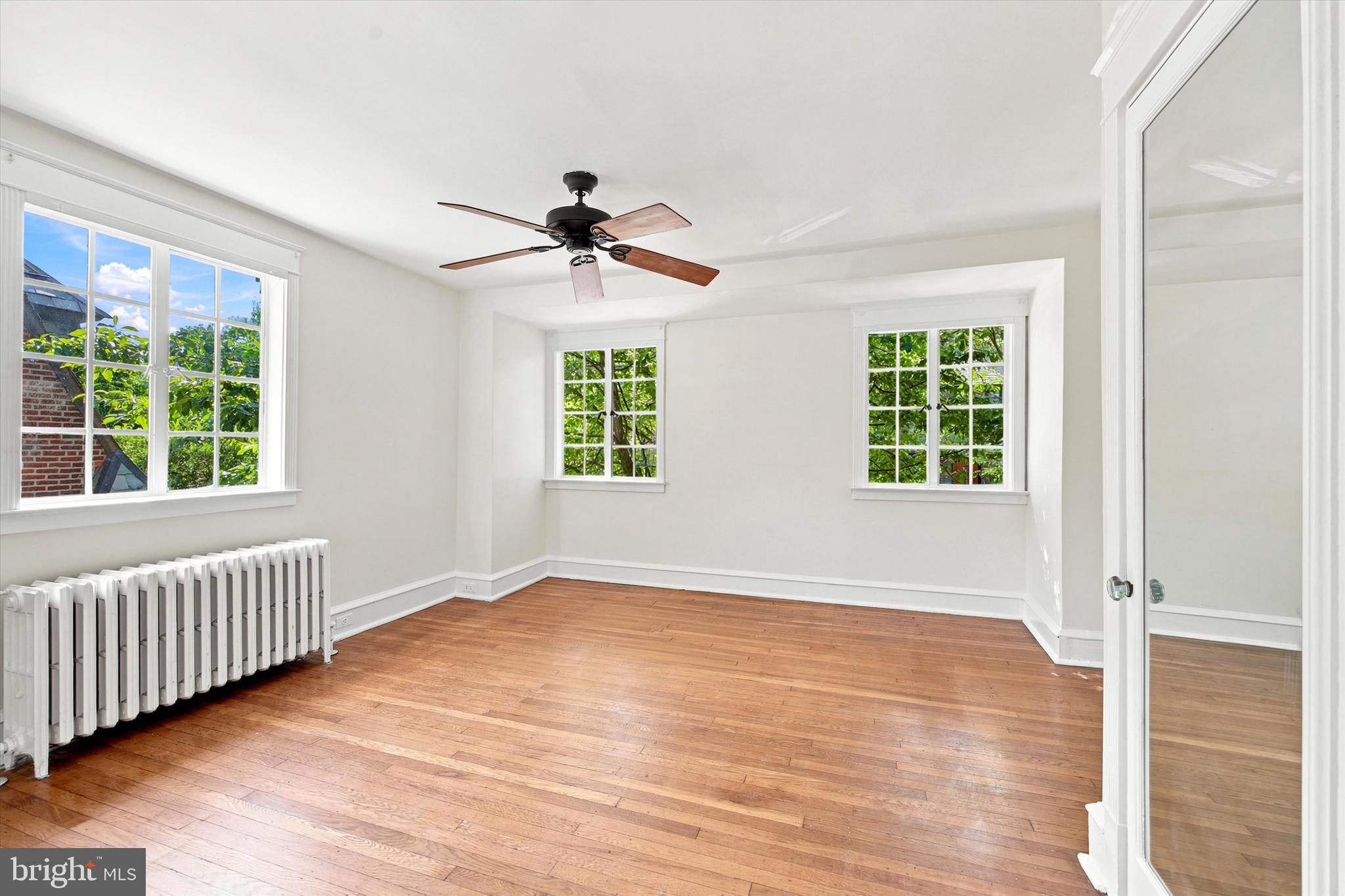 EAST FALLS - Residential