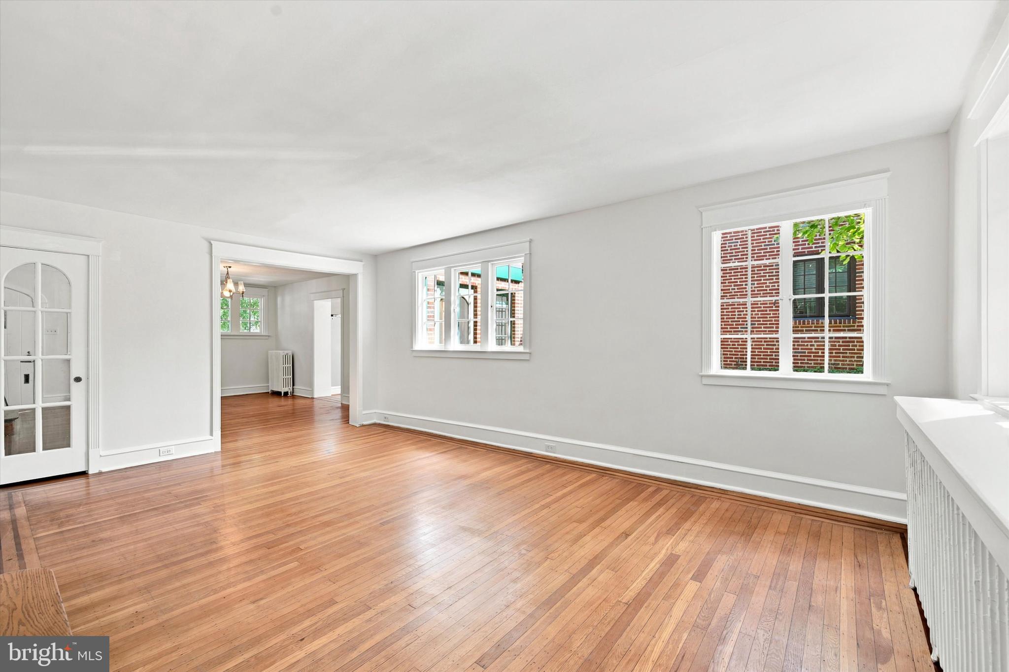 EAST FALLS - Residential