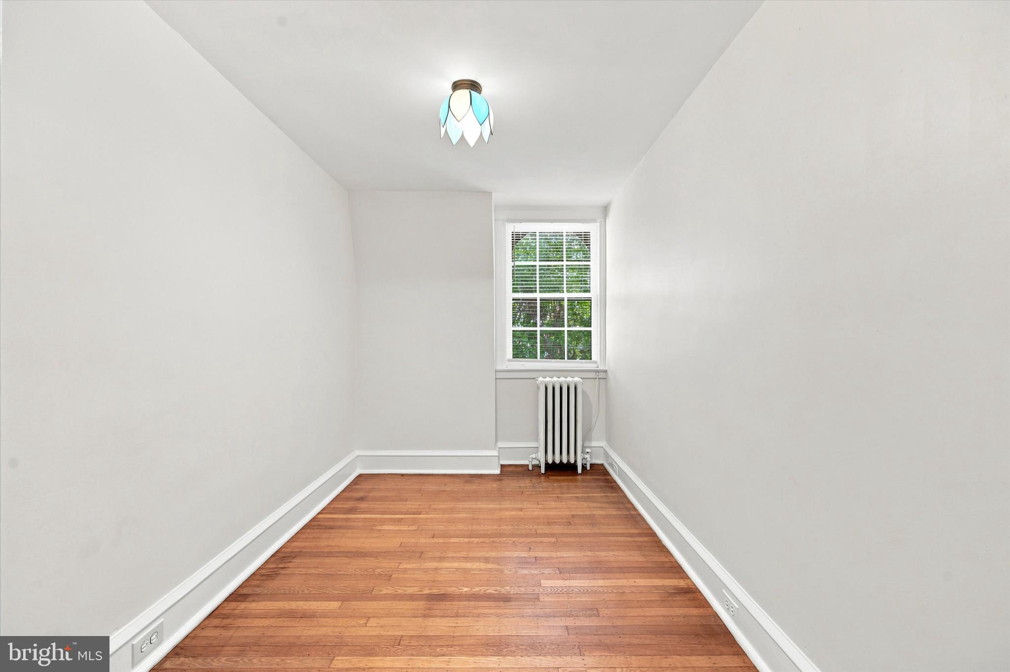 EAST FALLS - Residential