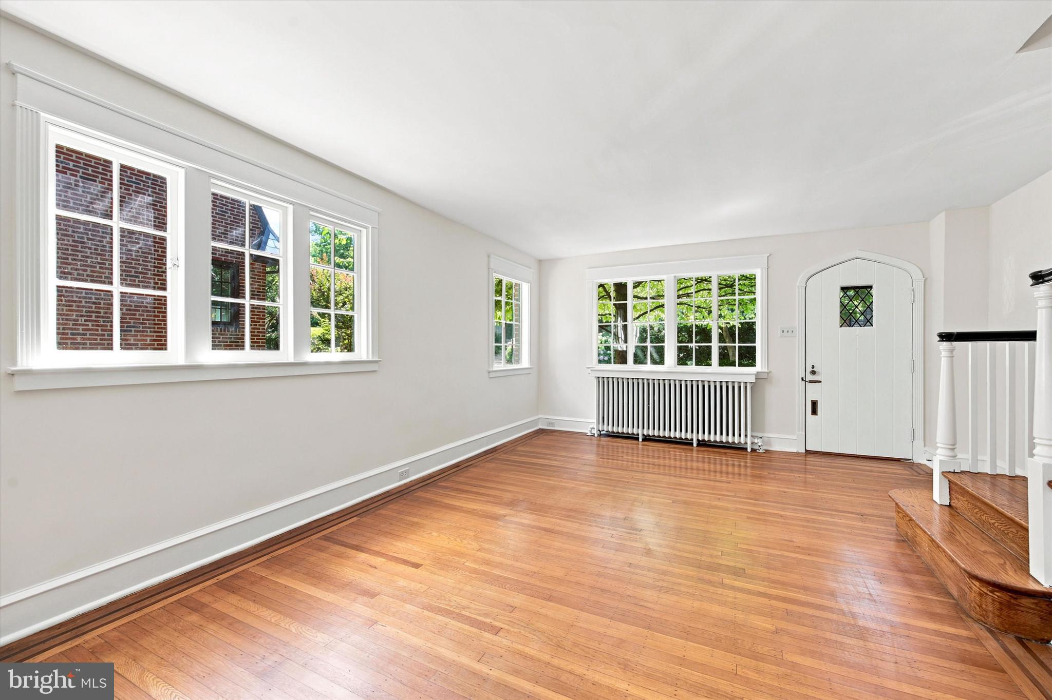 EAST FALLS - Residential