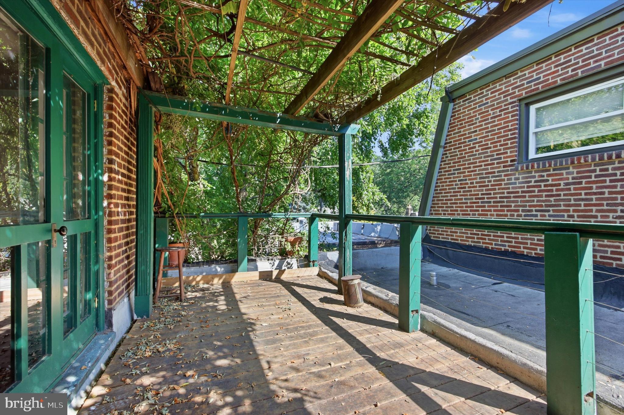 EAST FALLS - Residential
